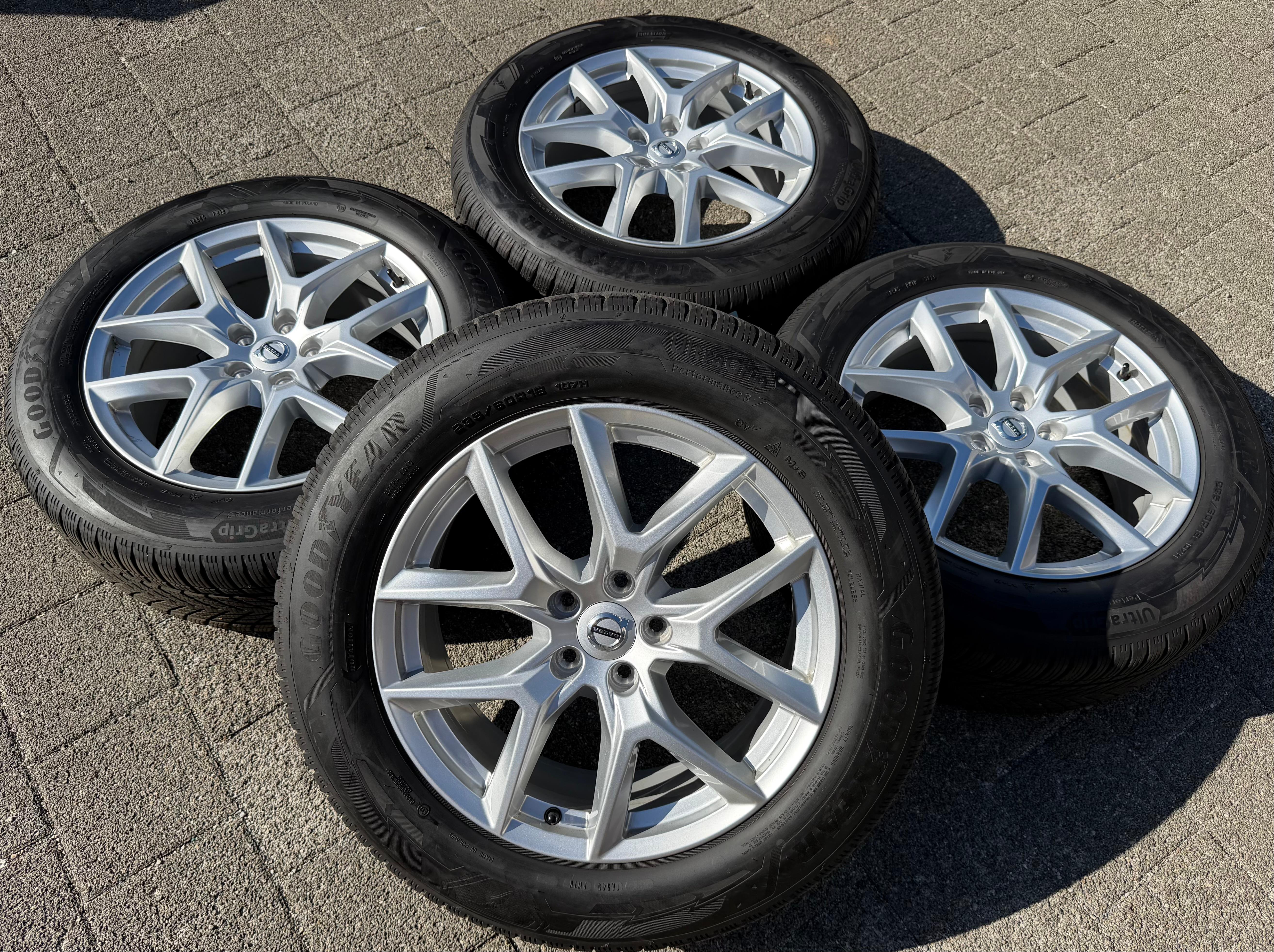 4 Original 18" Alu Winterräder Volvo XC60 II 31423851 235/60R18 107H Goodyear 2025