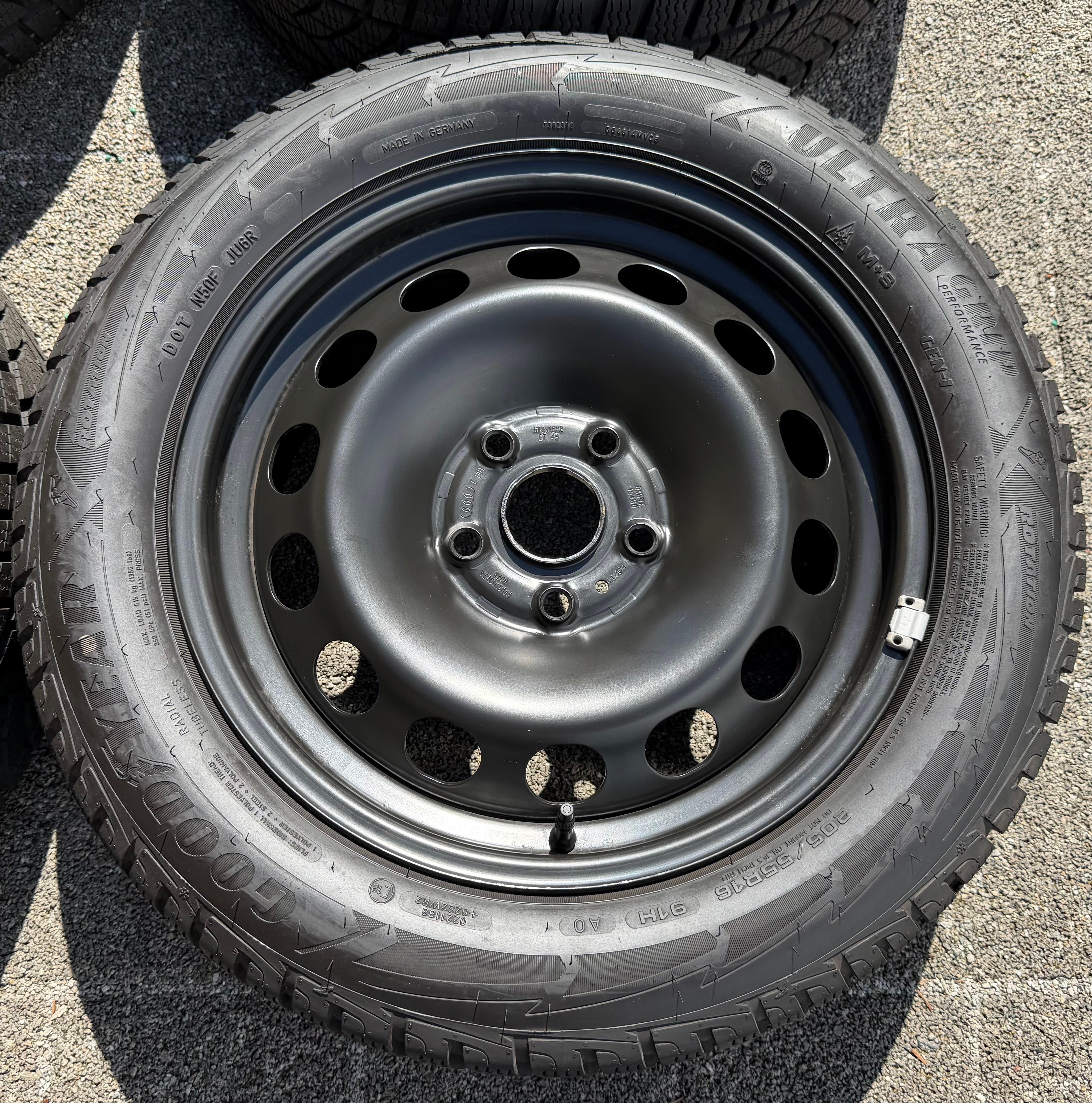 4 Winterräder Audi A3 8V Sportback Cabrio  205/55R16 91H Goodyear 8V0601027A 2020