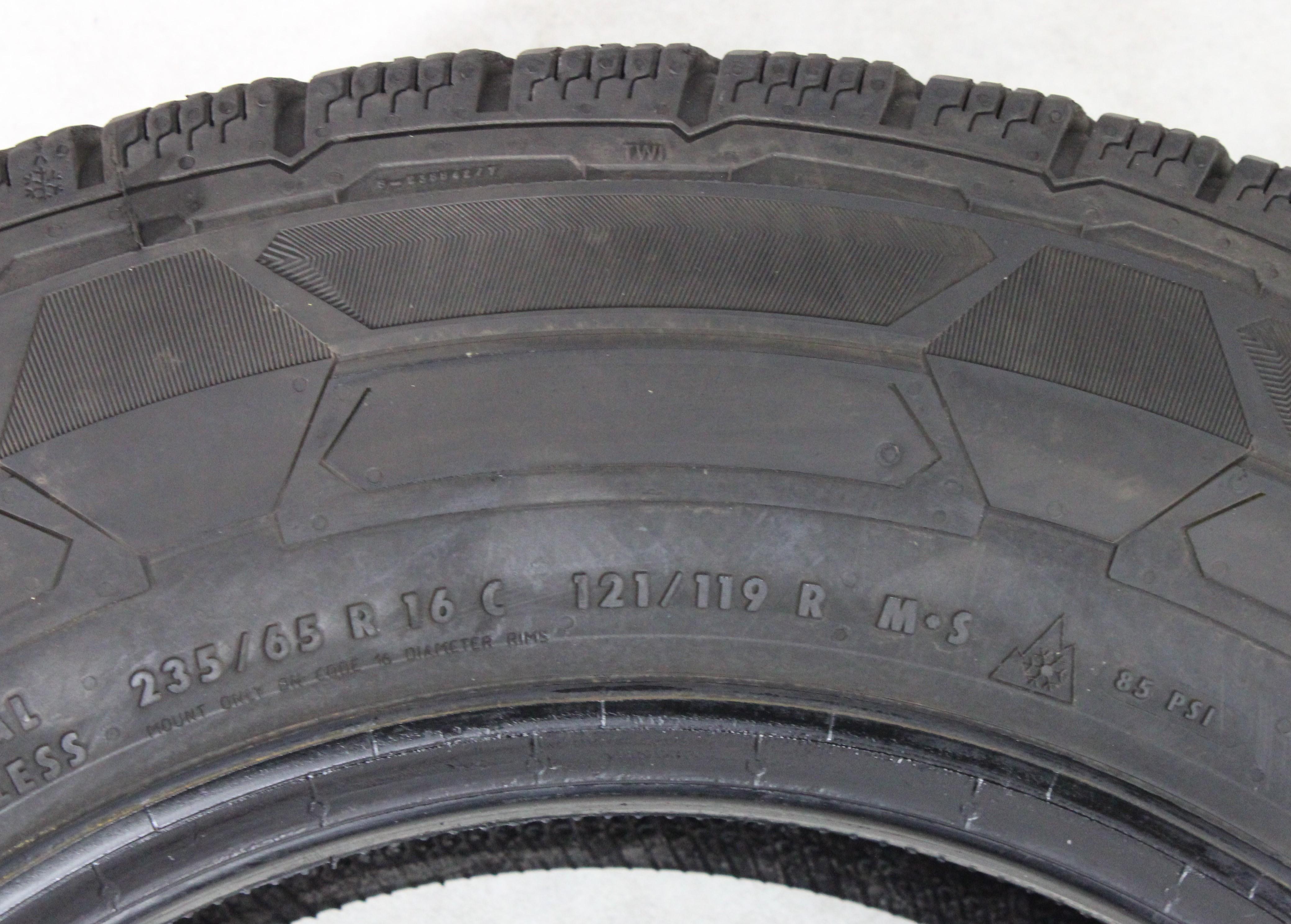 1 x 235/65R16C 121/119R Neumático de invierno Continental VanContact Winter 5-5,5 mm 2023