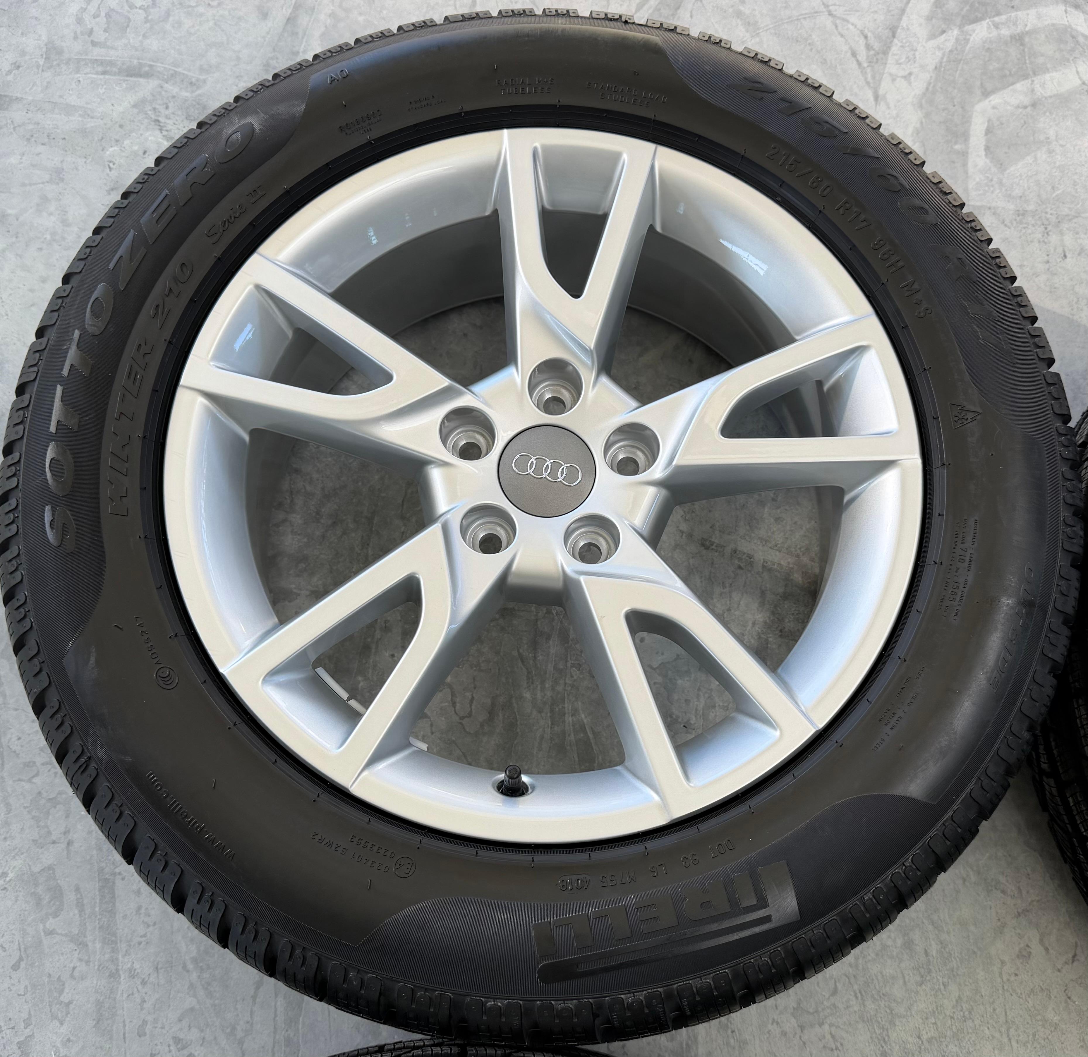 4 ruedas de invierno de aleación originales de 17" para Audi Q3 8U 8U0071497 215/60R17 96H Pirelli