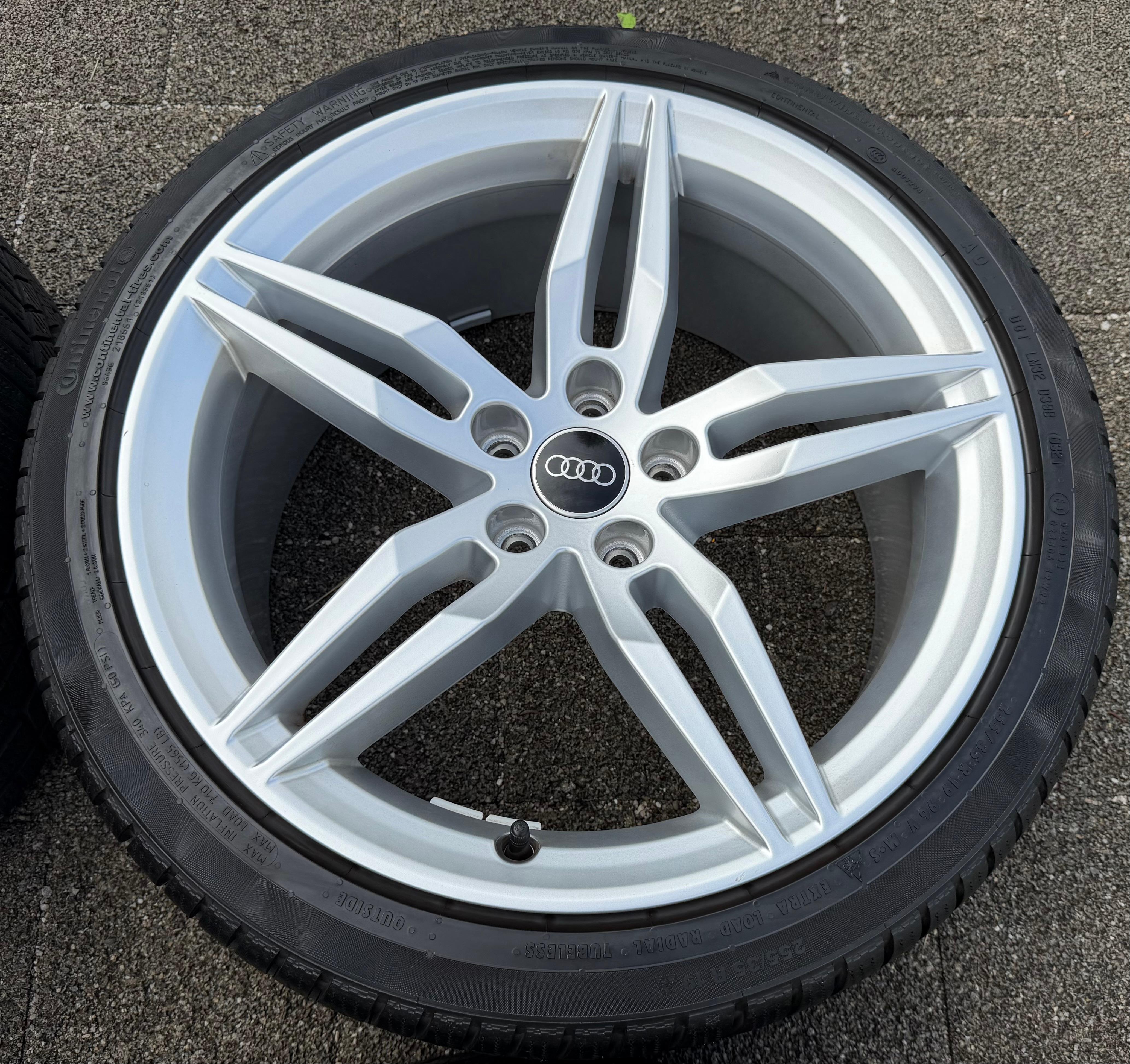 4 Original 19" Alu Winterräder Audi A5 S5 8W F5 8W0601025AM 255/35R19 96V Continental