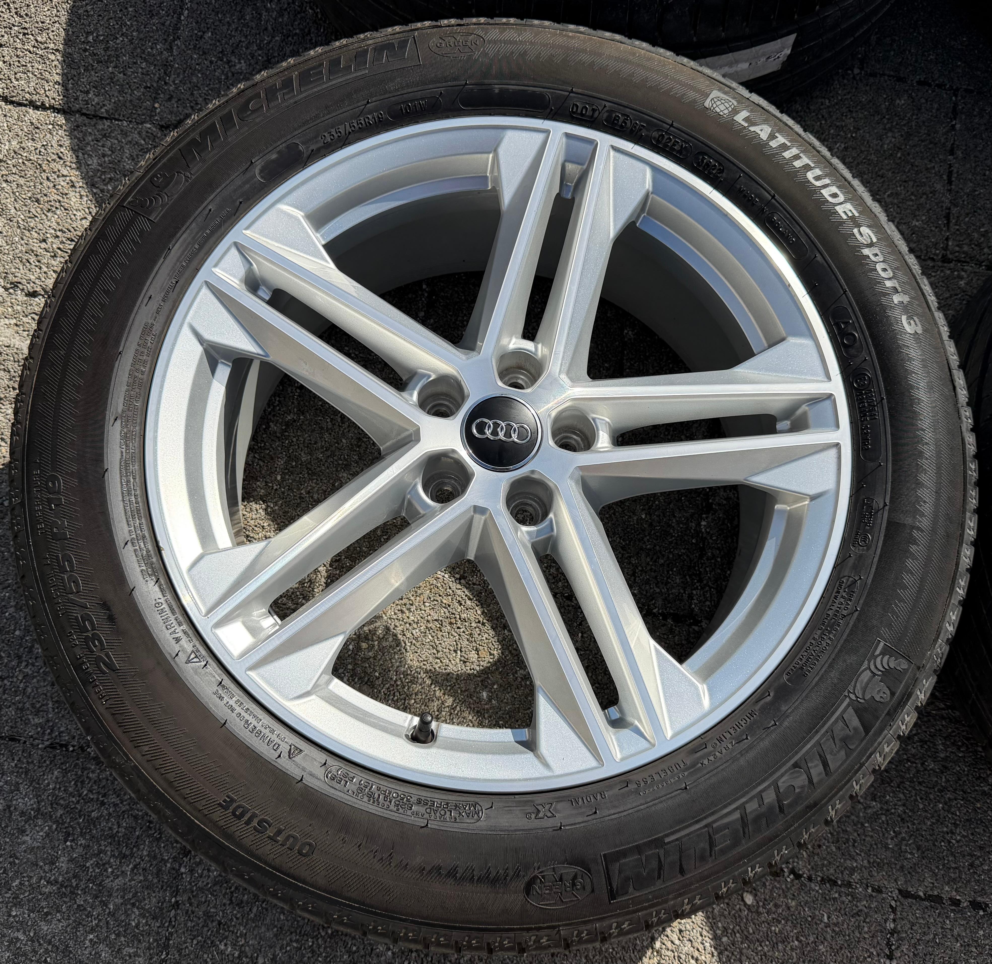 4 ruote estive complete originali in lega da 19" Audi Q5 SQ5 FY 80A601025G 235/55R19 101W Michelin