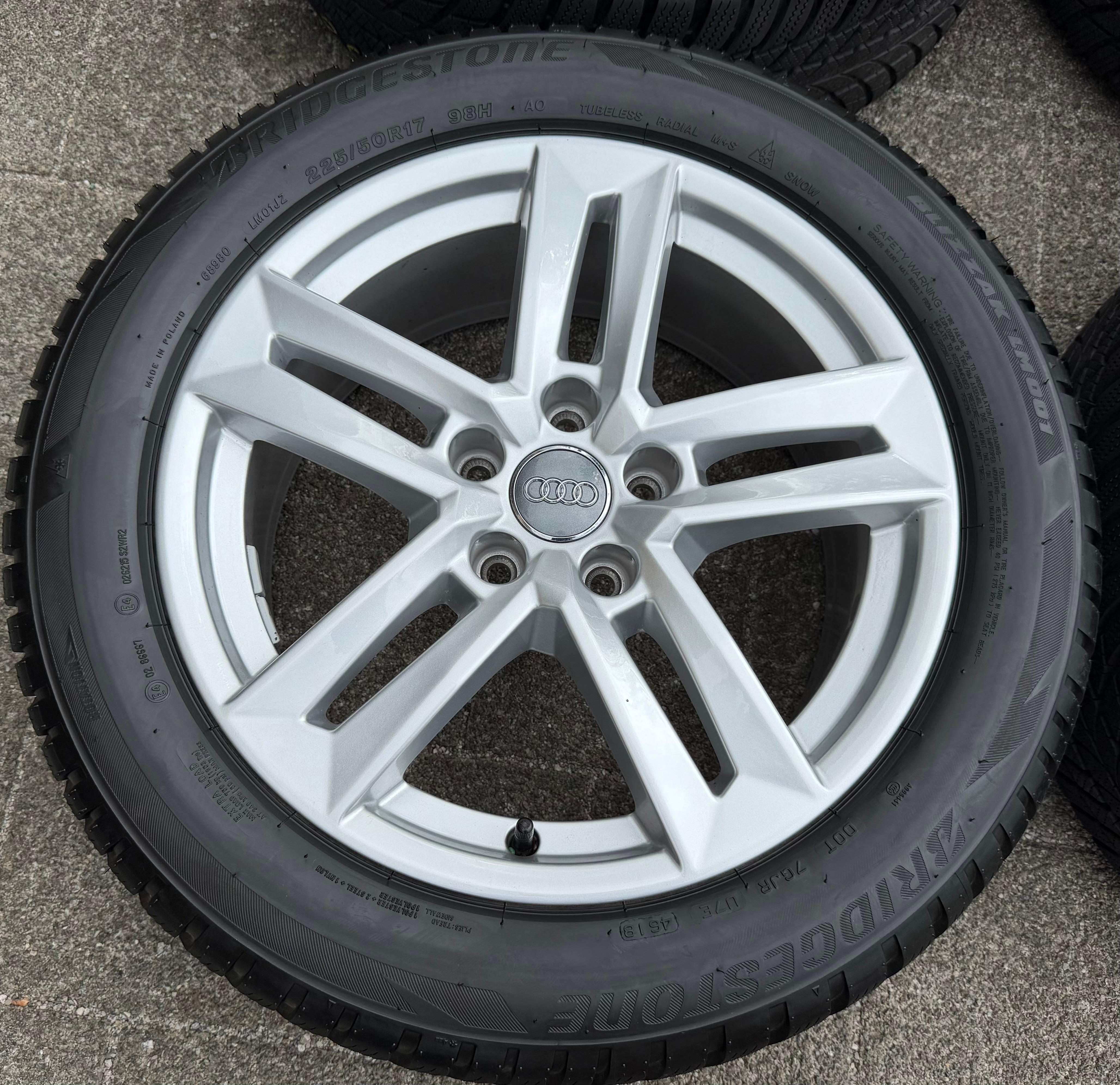 4 originele 17" aluminium winterwielen Audi A4 B9 8W 8W0601025P 225/50R17 98H Bridgestone