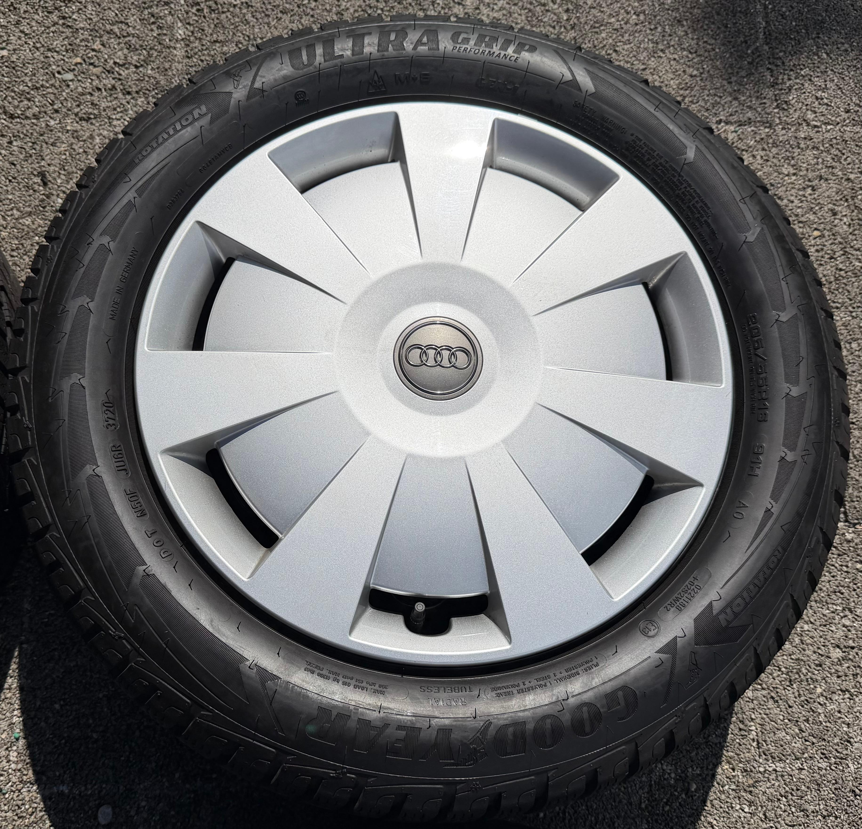 4 Winterräder Audi A3 8V Sportback Cabrio  205/55R16 91H Goodyear 8V0601027A 2020