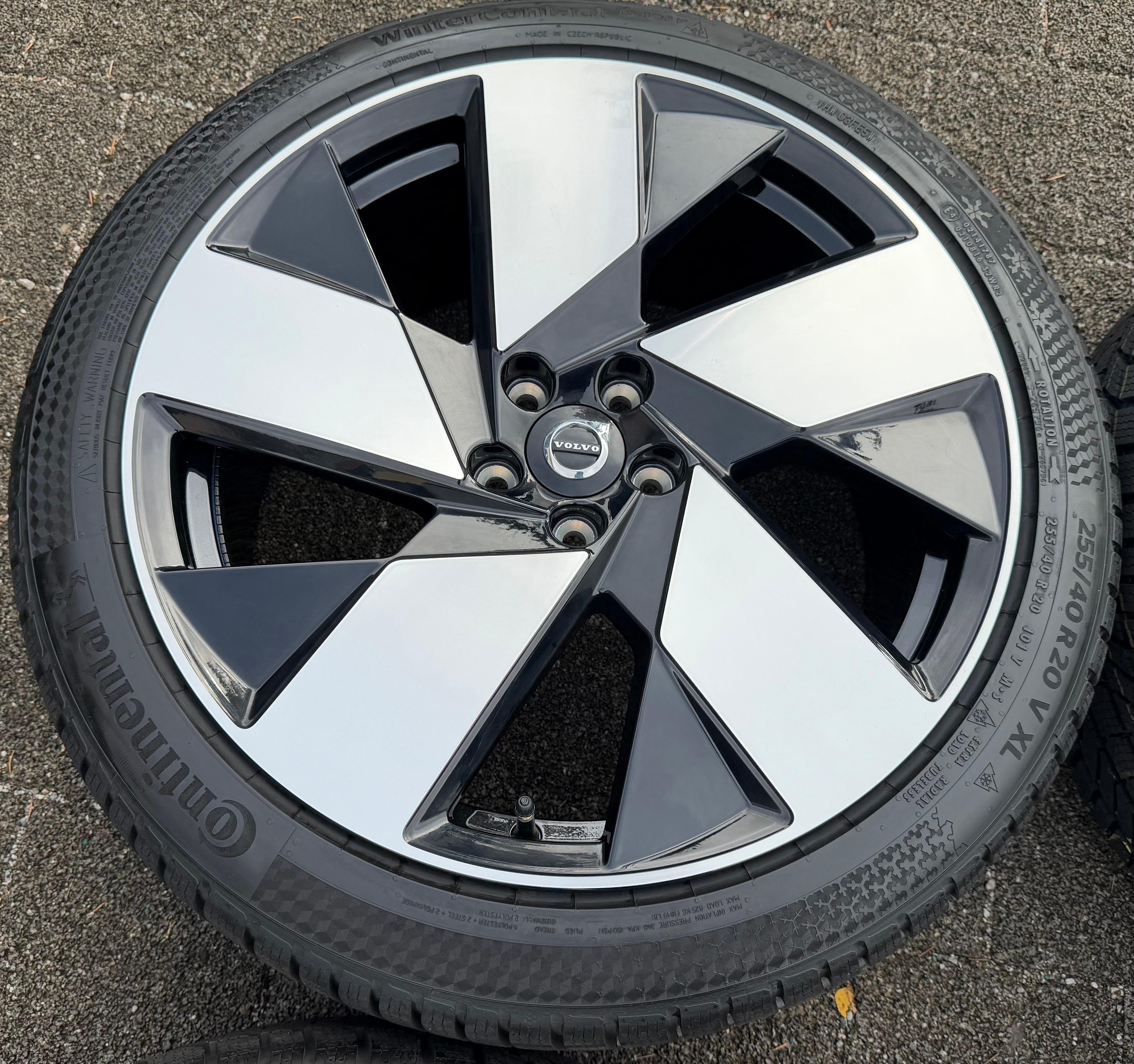 4 ruedas de invierno de aleación originales de 20" para Volvo XC40 235/45R20 100V 255/40R21 101V Continental