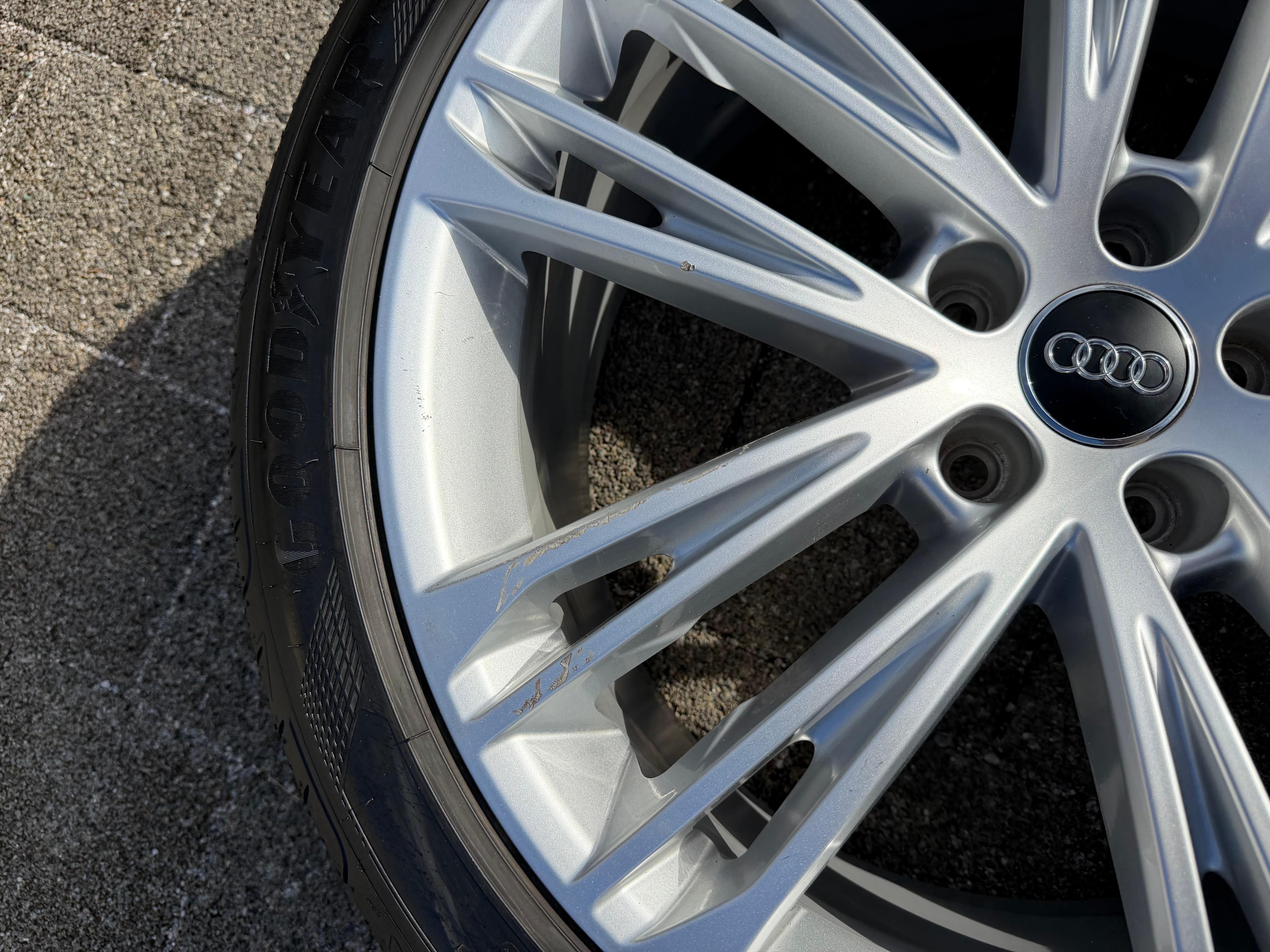 4 ruote estive in lega originali da 20" Audi A7 S7 4K F2 4K8601025F 255/40R20 101Y Goodyear