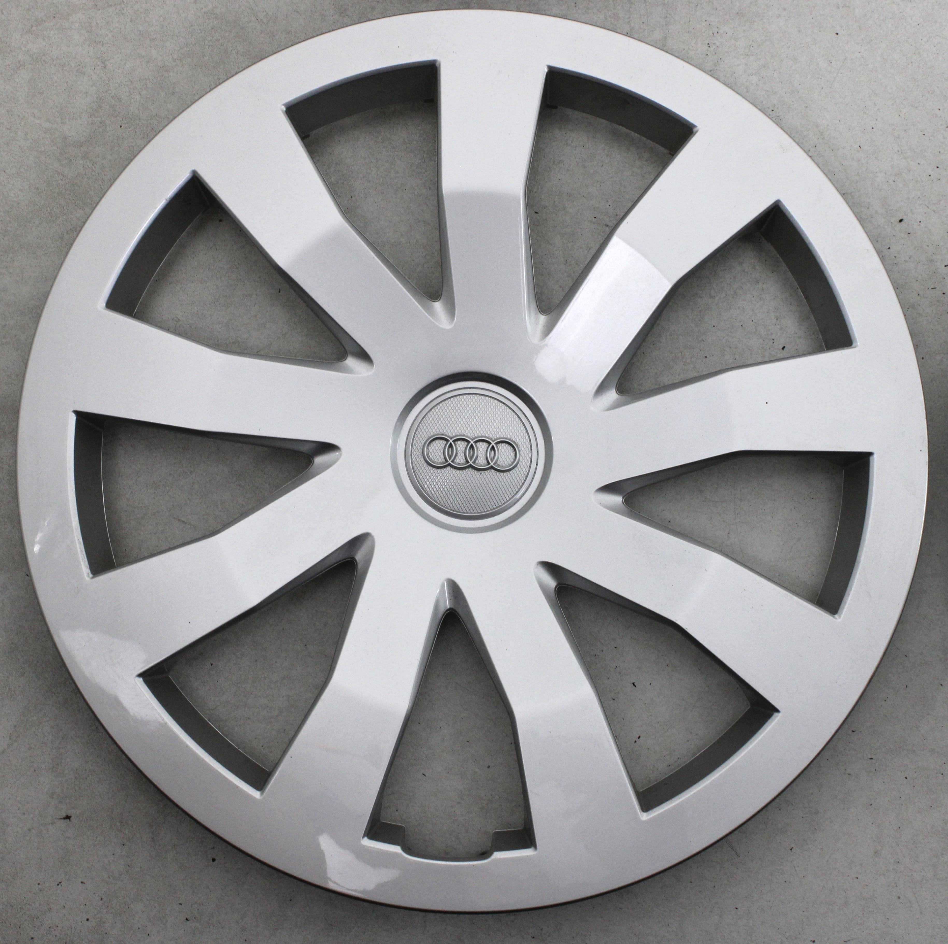 4 TAPACUBOS EMBELLECEDORES DE RUEDA ORIGINALES DE 15" AUDI A1 GB 82A601147 15 PULGADAS