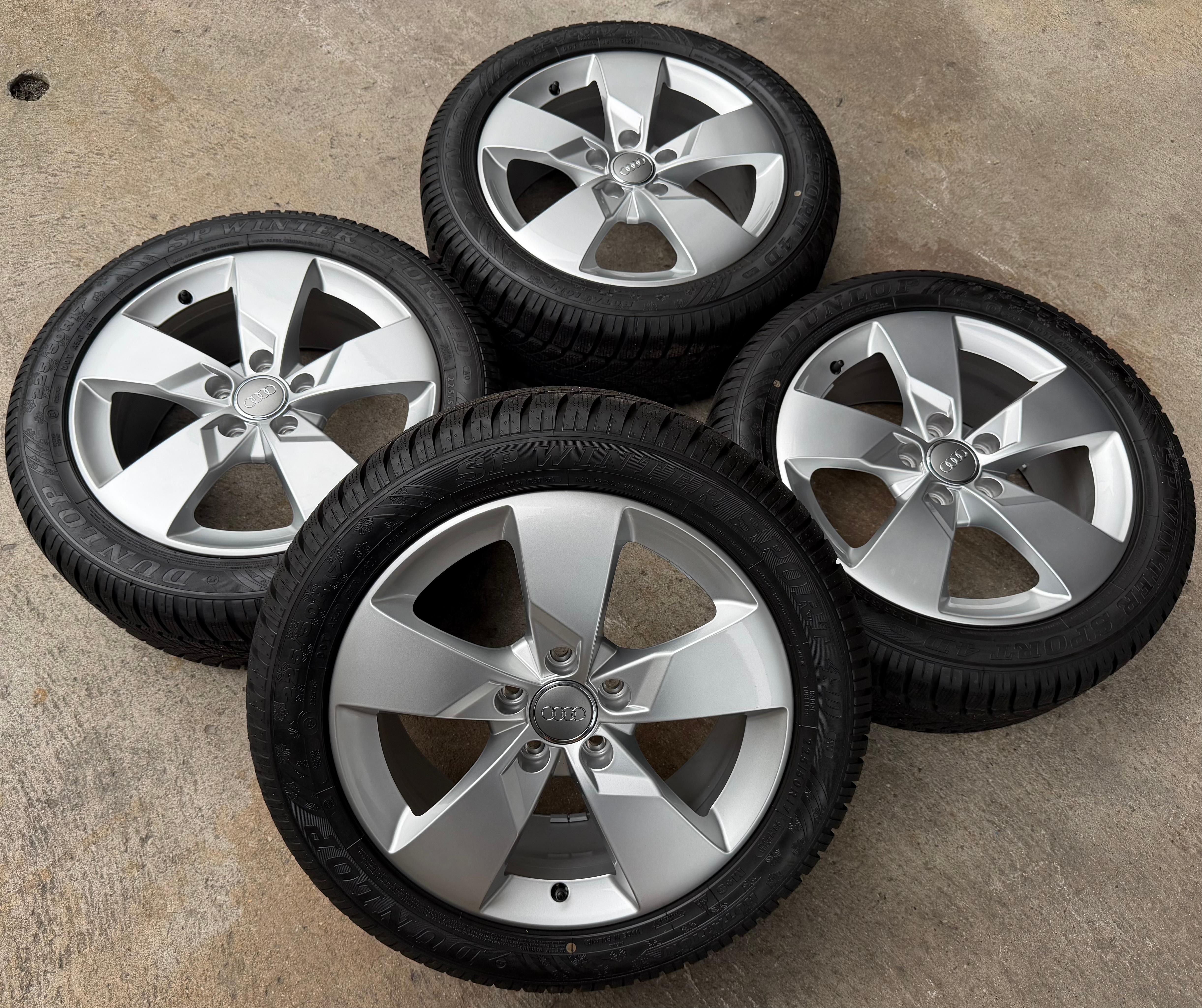 4 ruote in lega invernali originali da 17" per Audi TT 8S 225/50R17 94H Dunlop 8S0601025J