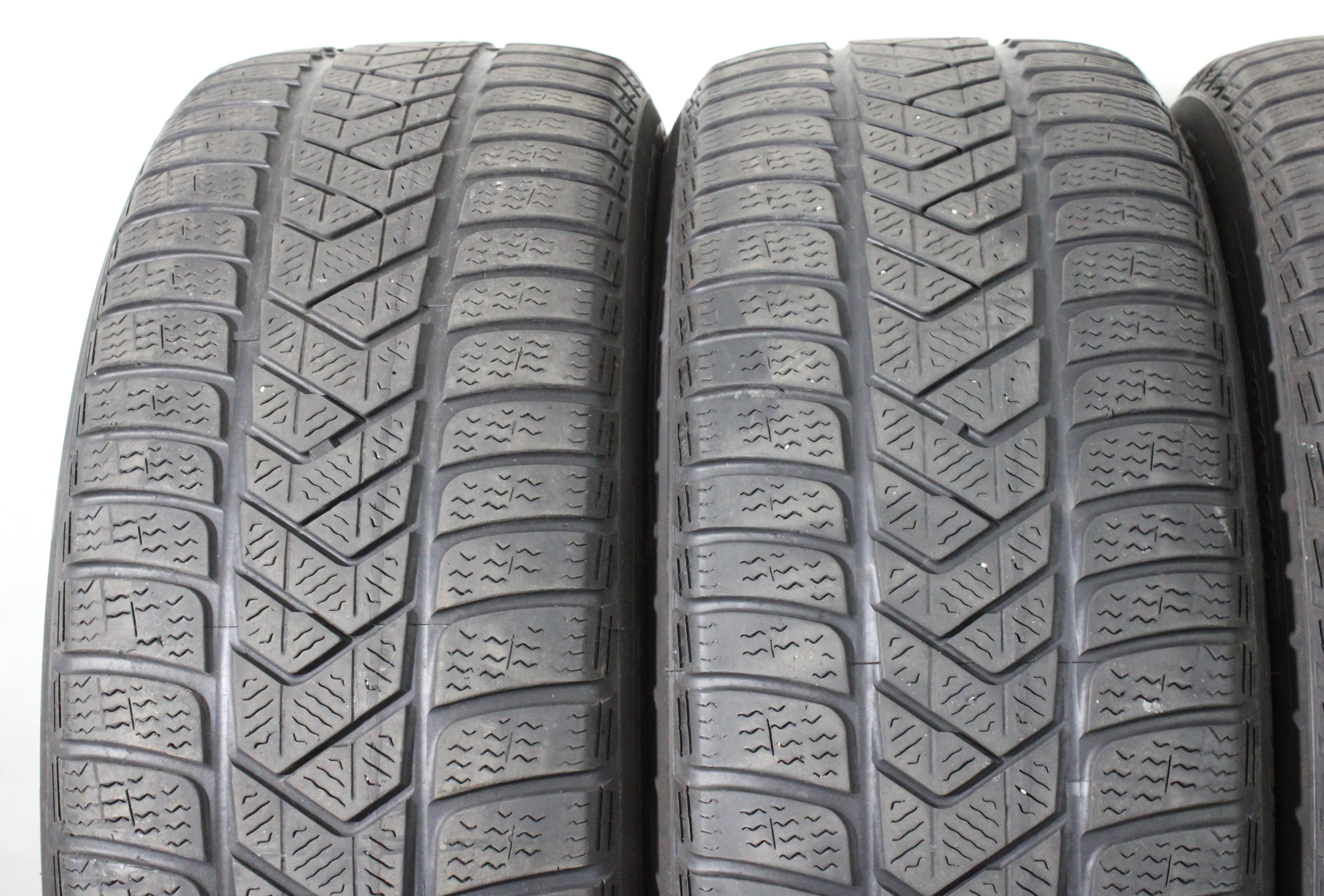 4 x 235/55R17 103V pneus hiver Pirelli Sottozero 3 4mm 2020