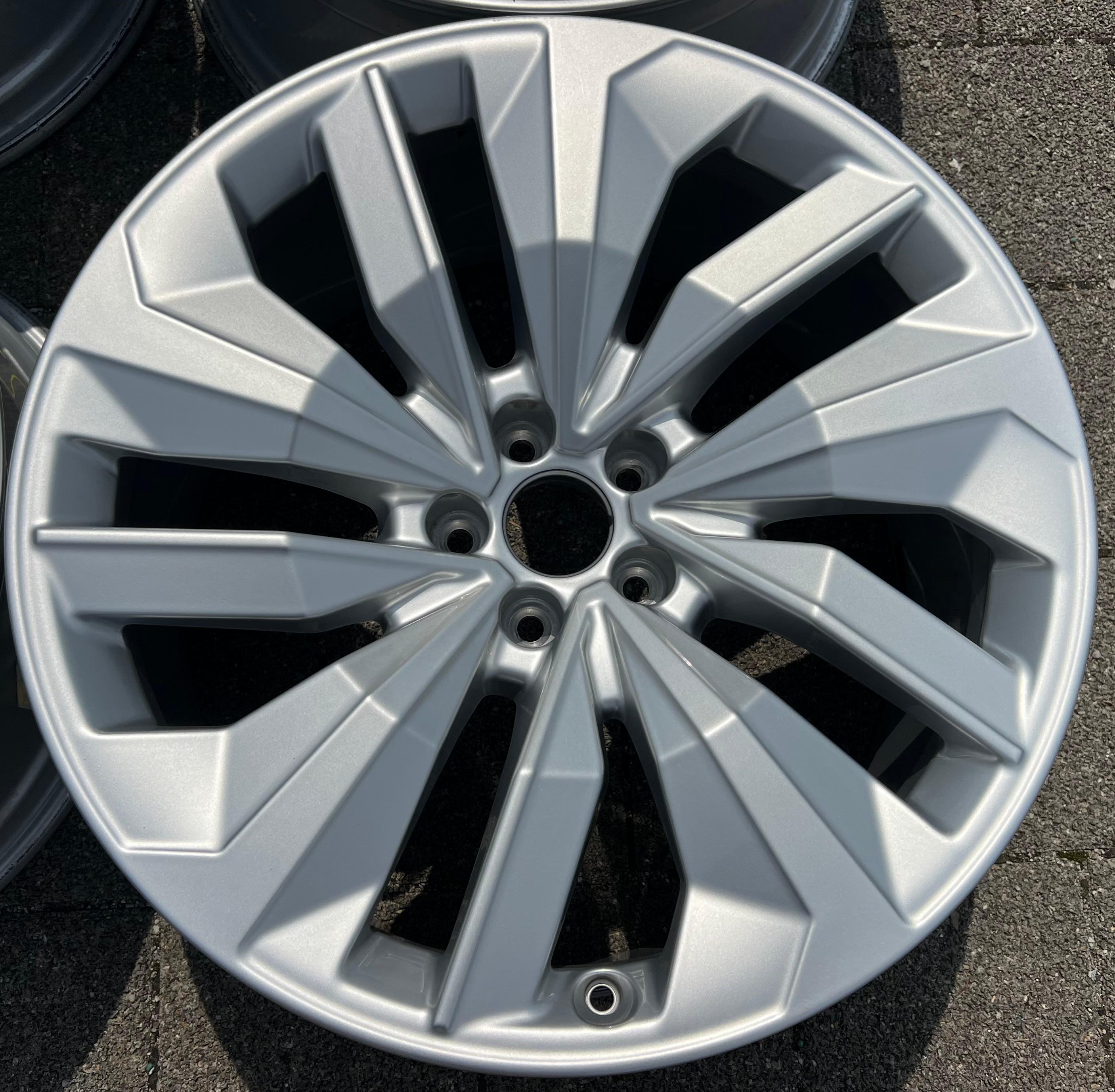 4 ORIGINAL 20" ALUFELGEN AUDI Q8 SQ8 E-TRON 4M 4KE601025N 9Jx20 ET20