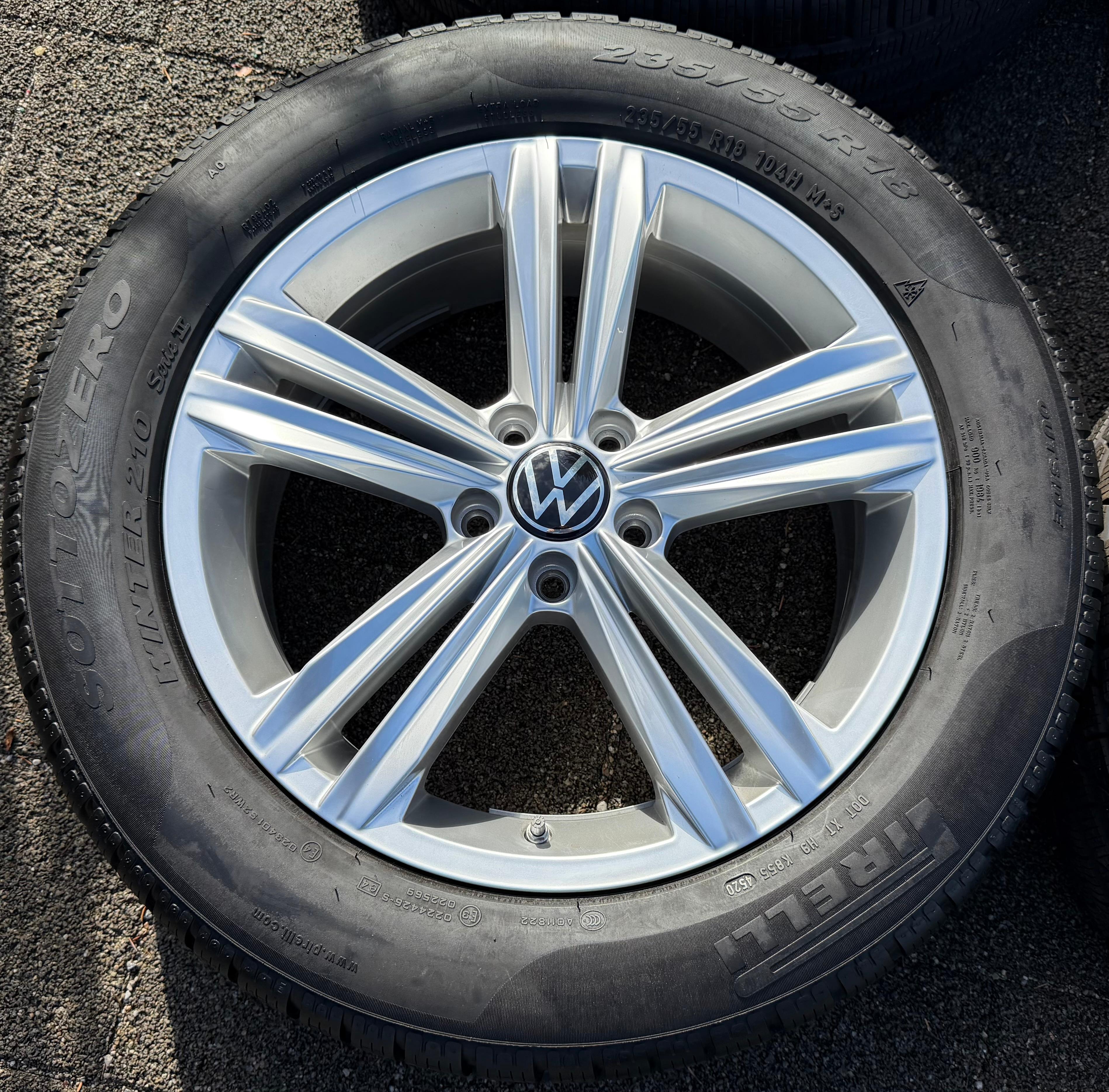 4 ruedas de invierno de aleación originales de 18" para VW Tiguan II 5NA 235/55R18 104H 5NA601025M Sebring Pirelli