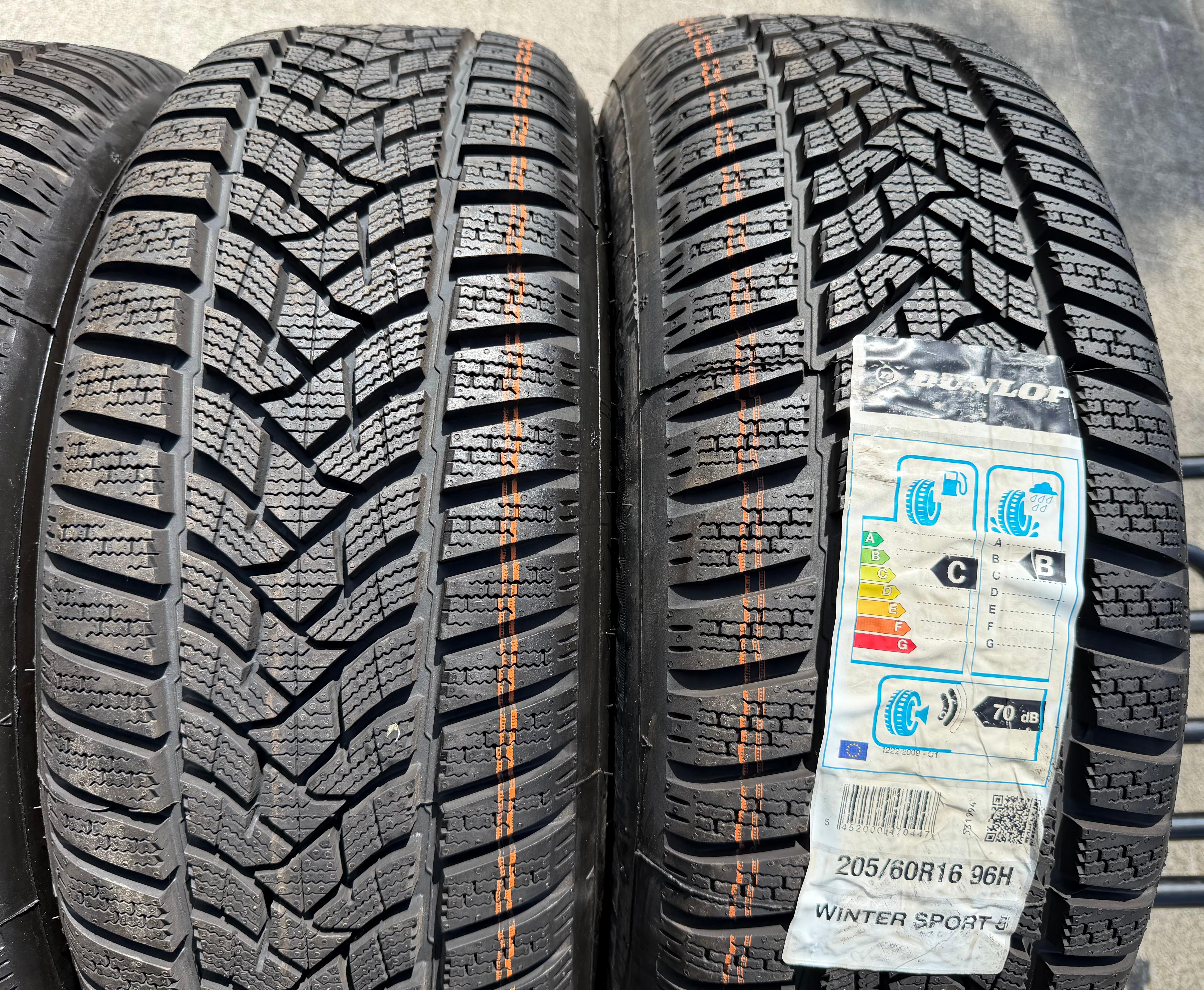 4 WINTERBANDEN VW TOURAN II 5T 205/60R16 96H 5QA601027/B DUNLOP GRATIS VERZENDING