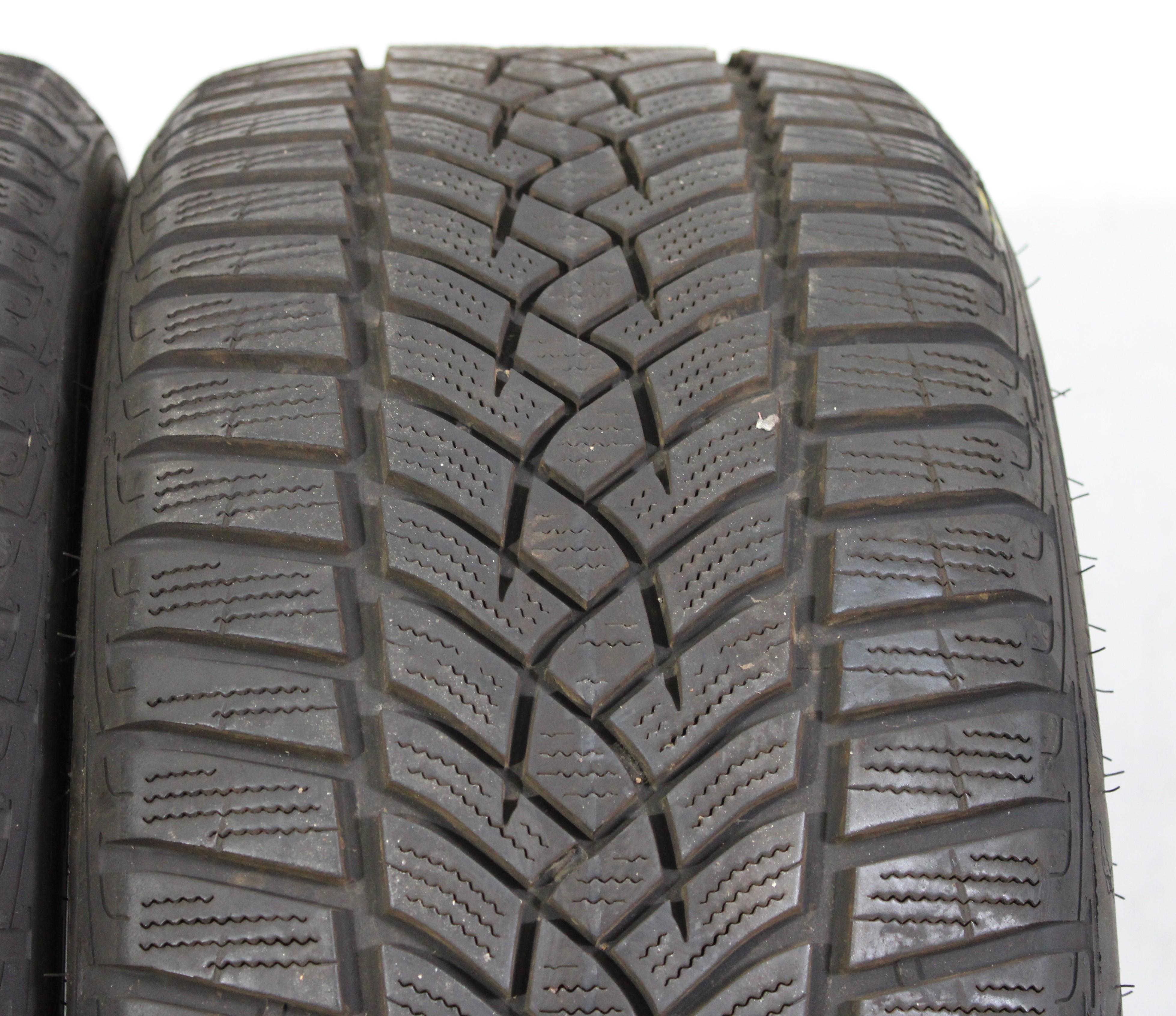 2 x 215/45R16 90V pneus hiver Goodyear Ultra Grip Performance GEN-1 7mm 2018