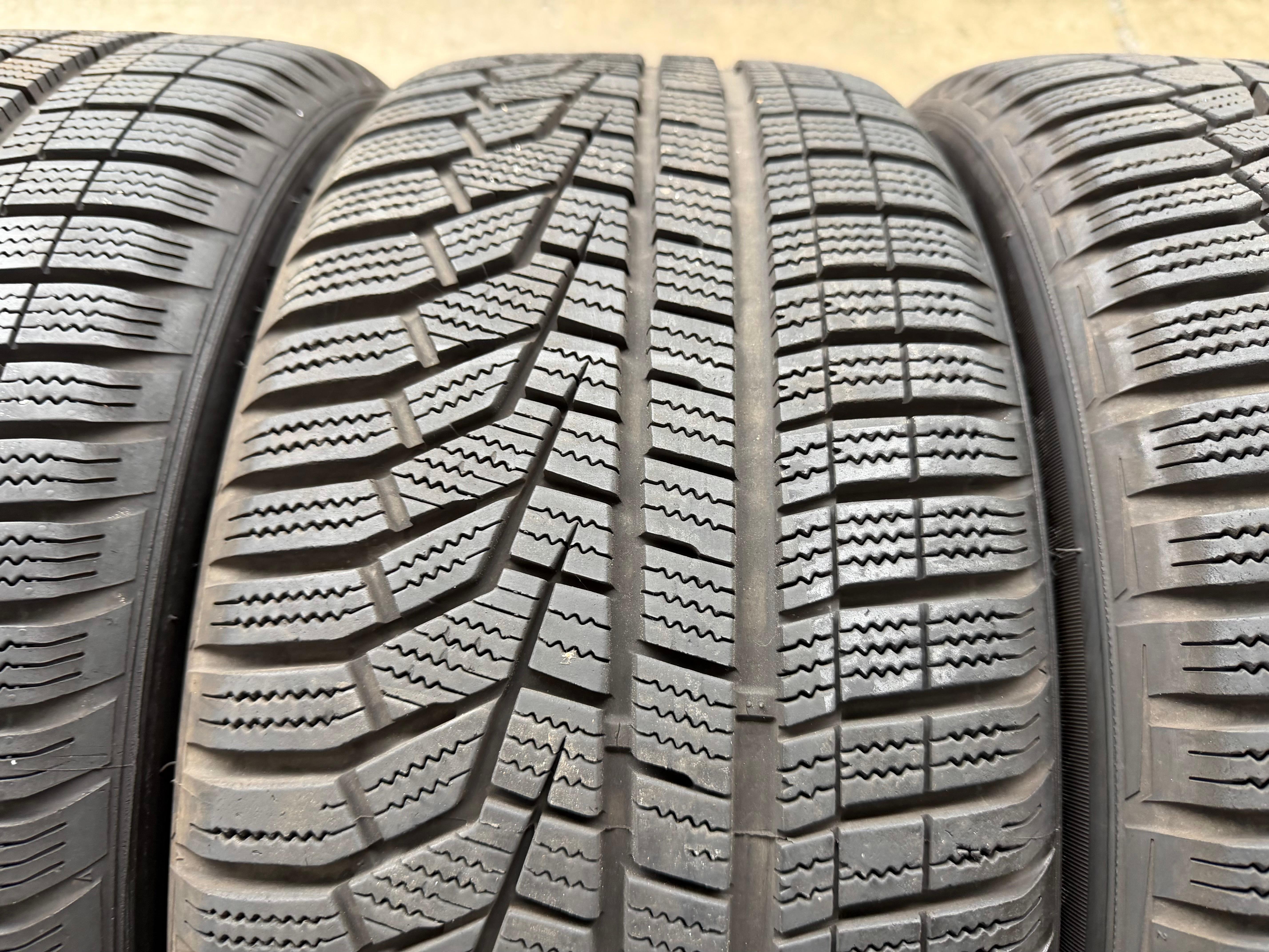 4 Original 17" Alu Winterräder Audi A4 B9 8W 8W0601025P 225/50R17 98H Hankook