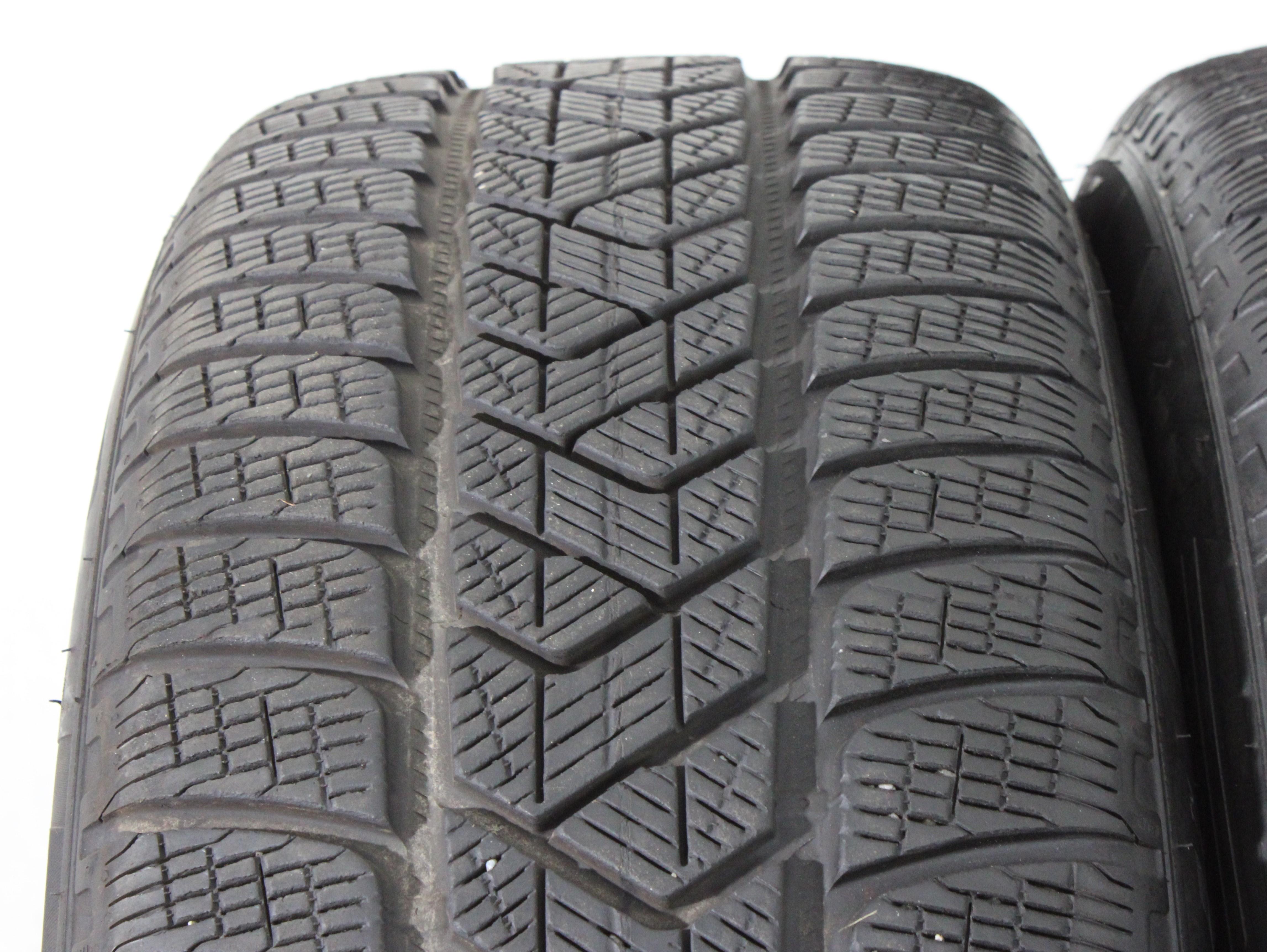 2 x 235/55R19 105H Winterreifen Pirelli Scorpion Winter 6-6,5mm 2022