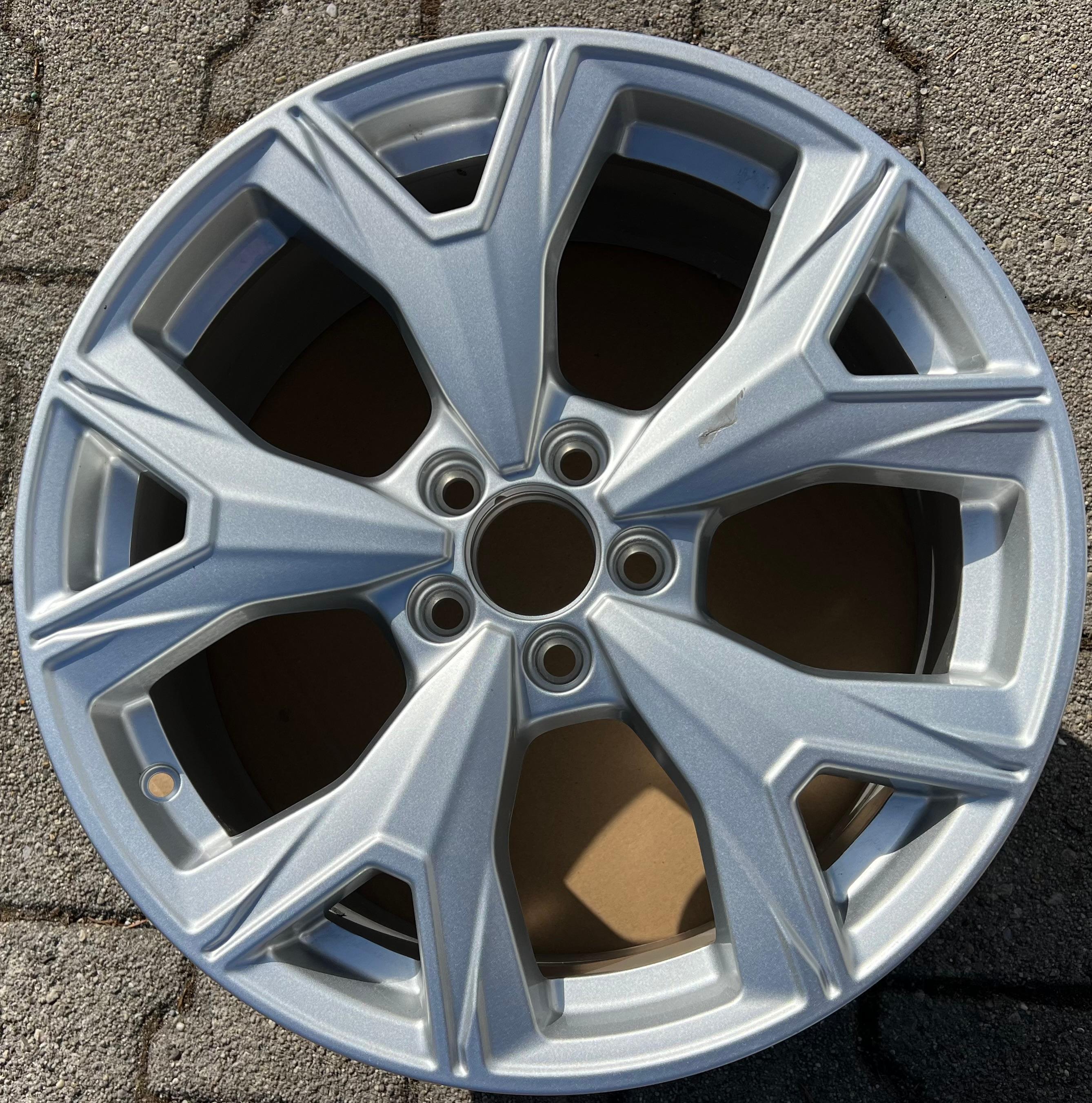 1 X JUPE ORIGINALE 17" ALU AUDI A1 II GB 82A601025S 7x17 ET43 FREIHAUS