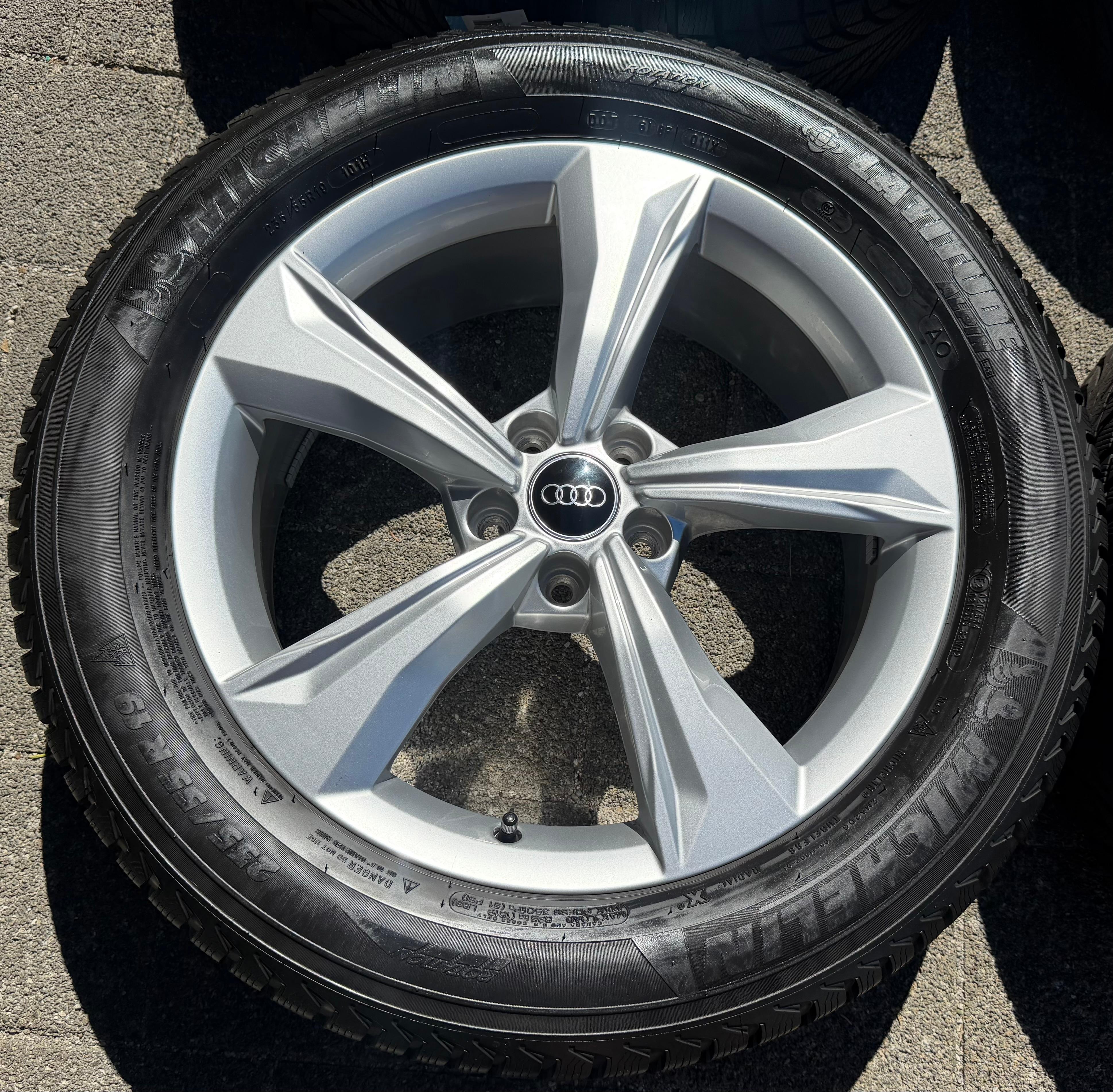 4 ruedas de invierno de aleación originales de 19" para Audi Q5 SQ5 FY 80A601025K 235/55R19 101H Michelin 2022
