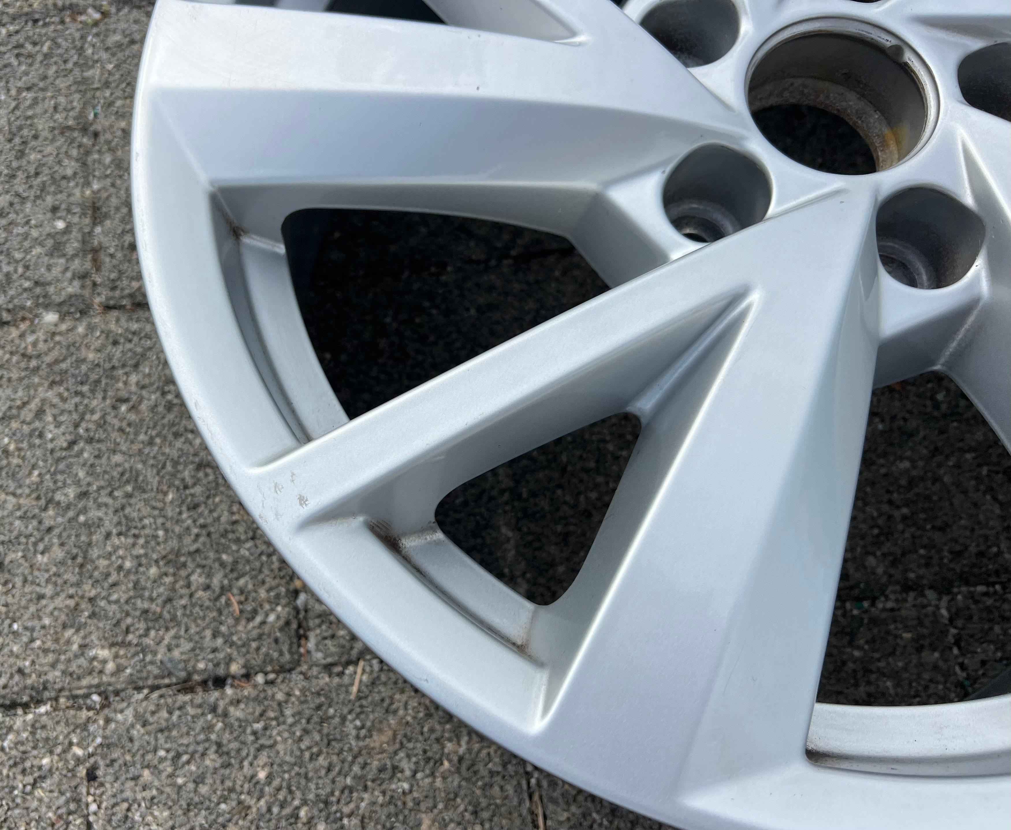 1 CERCHIONE IN LEGA ORIGINALE DA 17" PER AUDI Q2 81A601025C 7x17 ET45 SPEDIZIONE GRATUITA
