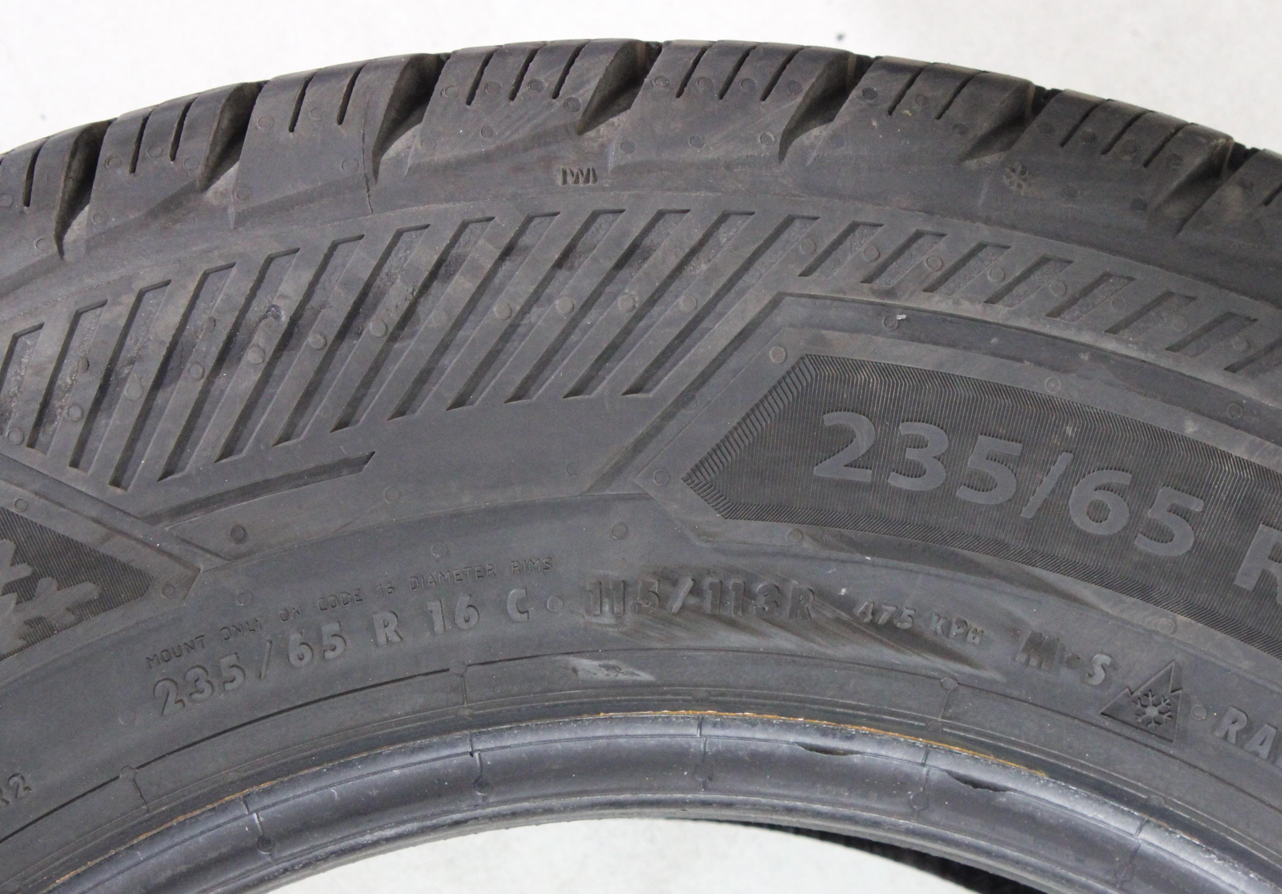 2 x 235/65R16C 115/113R Winterreifen Barum Snovanis 3 in der Mitte 4-4,5mm und auf den Schultern 5-5,5mm. 2023