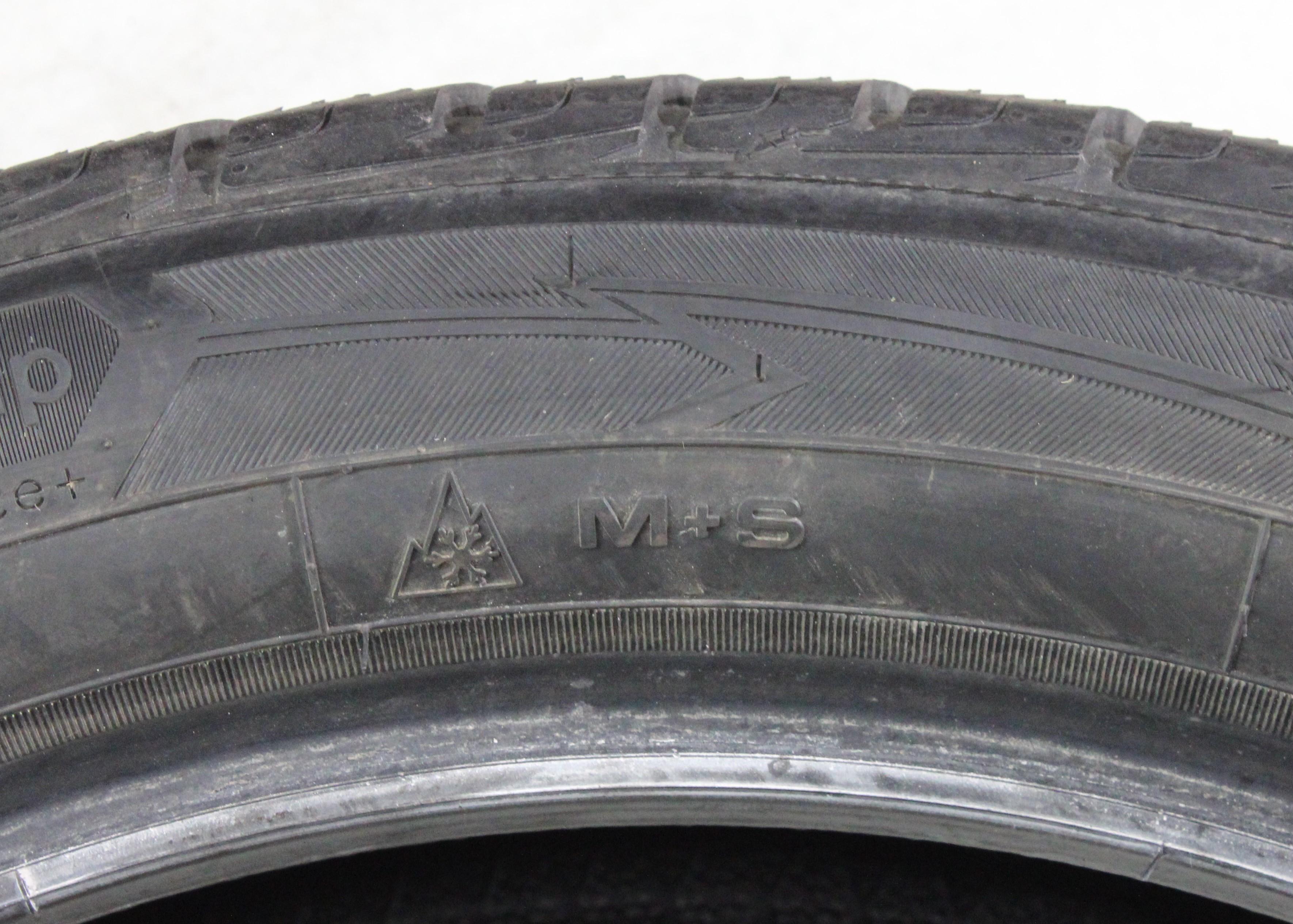 4 x 215/50R19 93T Winterreifen Goodyear Ultra Grip Performance + 2x5-5,5mm/2x6,5-7mm 2020 Seal