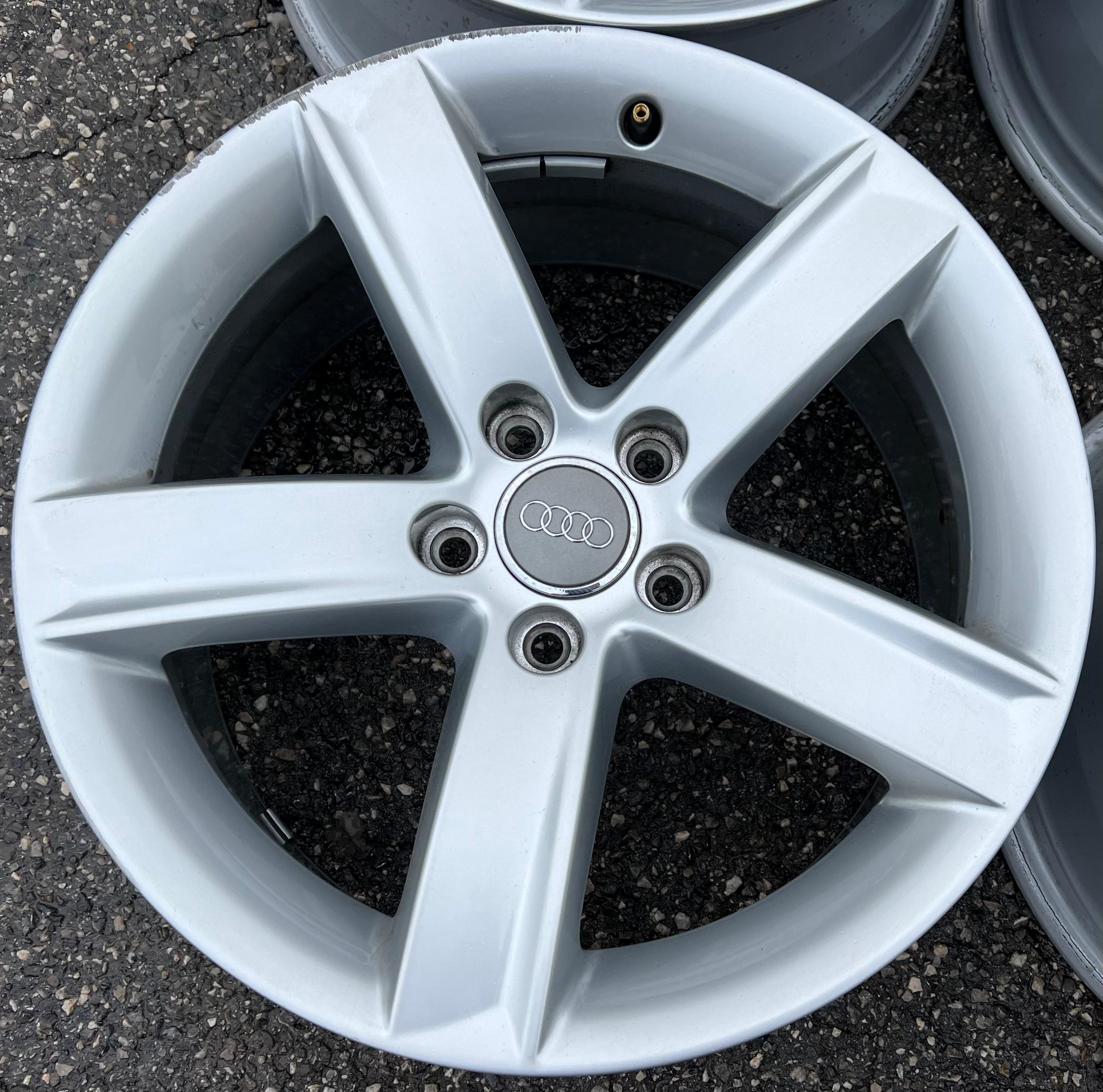 4 CERCHI ORIGINALI IN ALLUMINIO DA 17" AUDI A5 8T 8T0071497 CONSEGNA GRATUITA