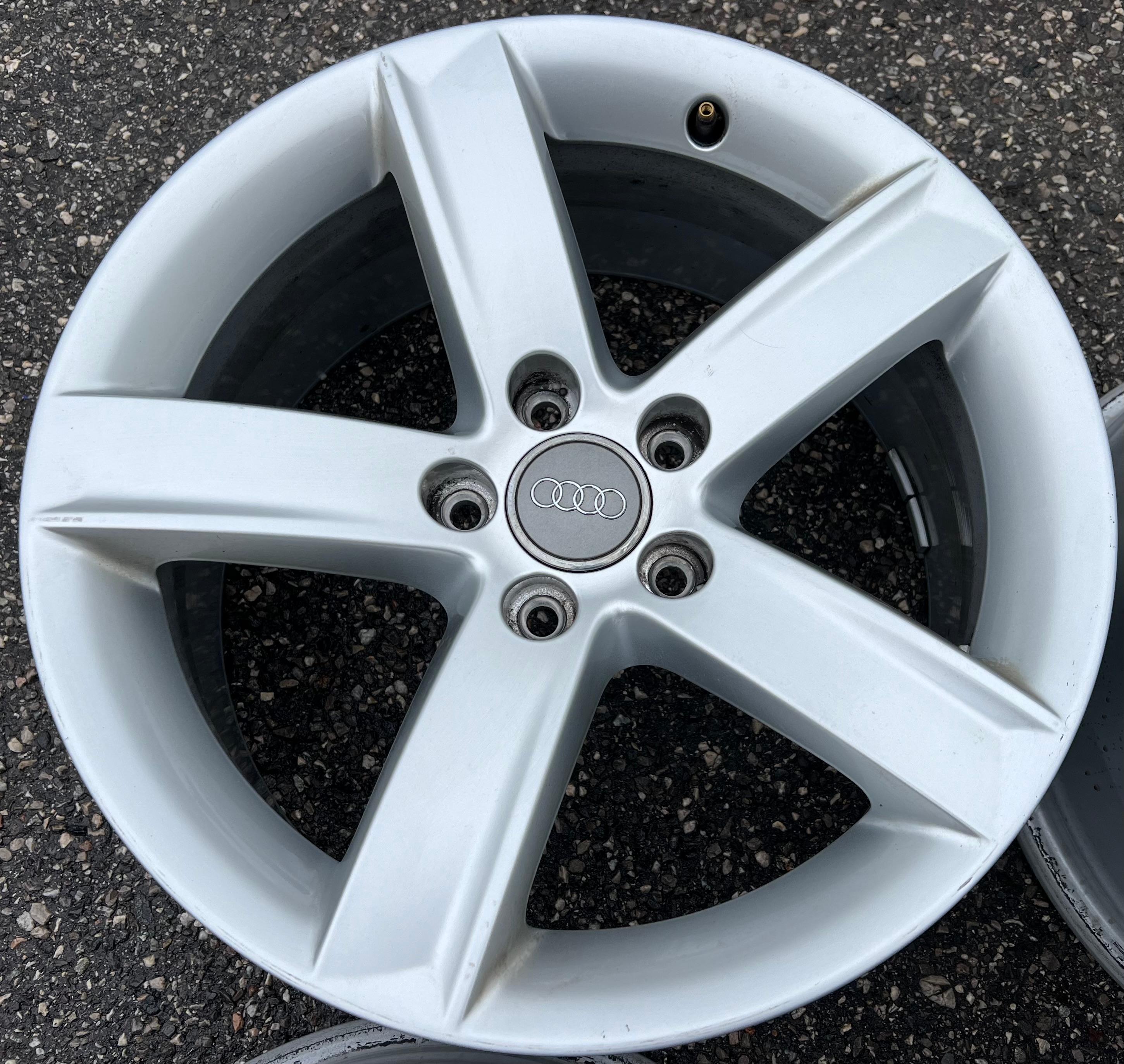 4 CERCHI ORIGINALI IN ALLUMINIO DA 17" AUDI A5 8T 8T0071497 CONSEGNA GRATUITA