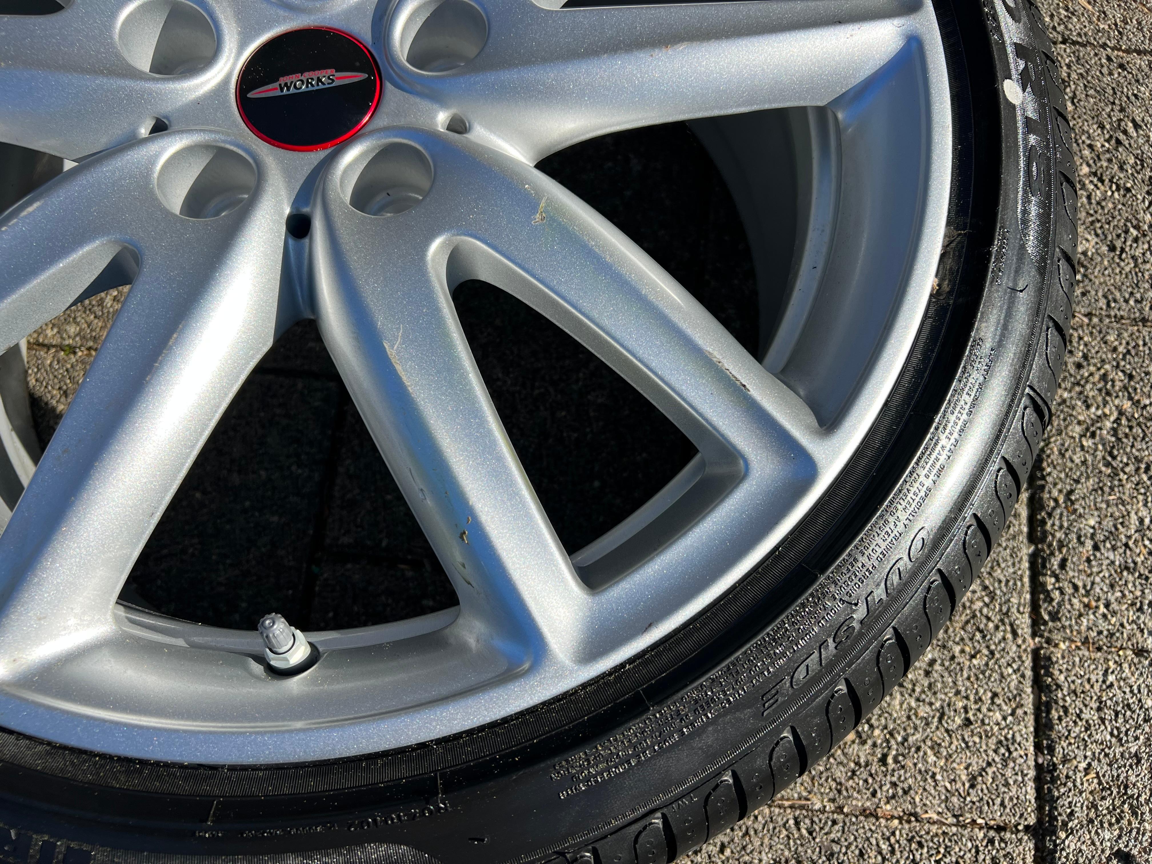 4 CERCHI ESTIVI ORIGINALI DA 18" IN ALLUMINIO MINI CLUBMAN F54 PIRELLI 2020 6856049 RDKS CONSEGNA GRATUITA