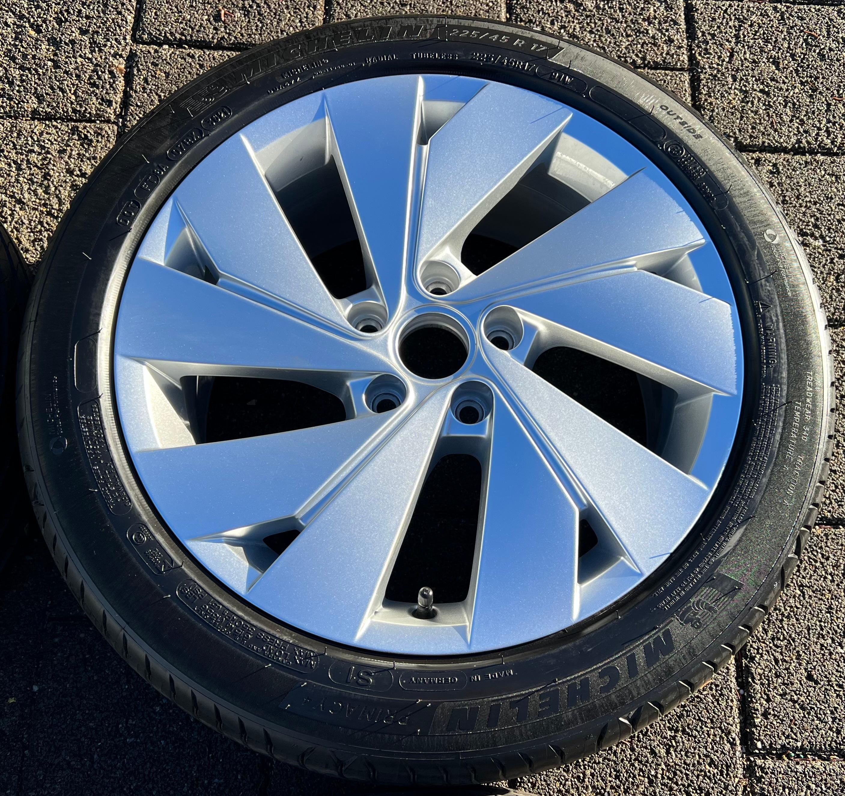 4 CERCHI ESTIVI IN ALLUMINIO ORIGINALI DA 17" VW GOLF 8 VIII 225/45R17 91W 2021 BELMONT CONSEGNA GRATUITA