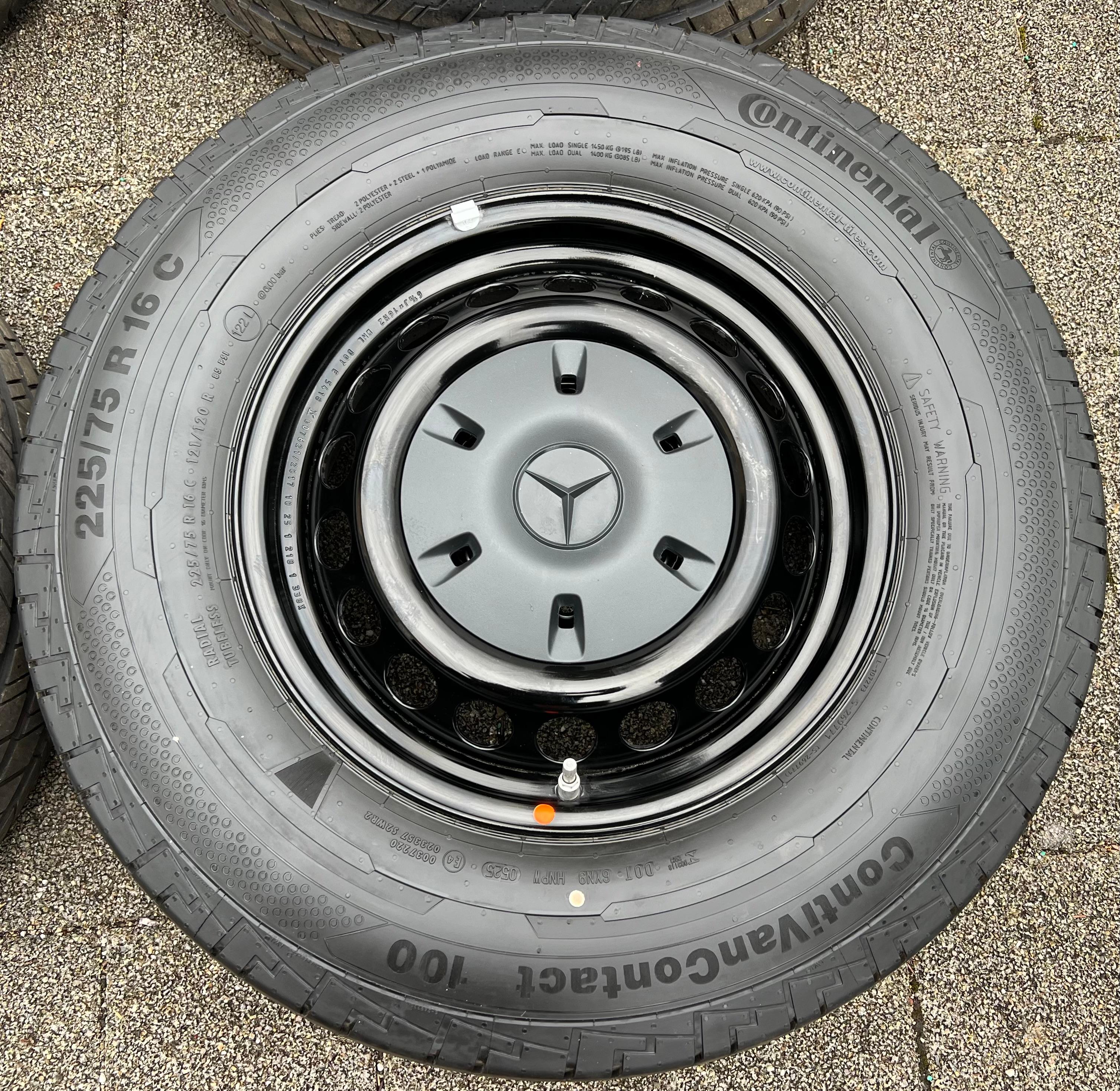 4 SOMMERRÄDER MERCEDES SPRINTER W907 225/75R16C 121/120R CONTINENTAL 2025 NEUWERTIG