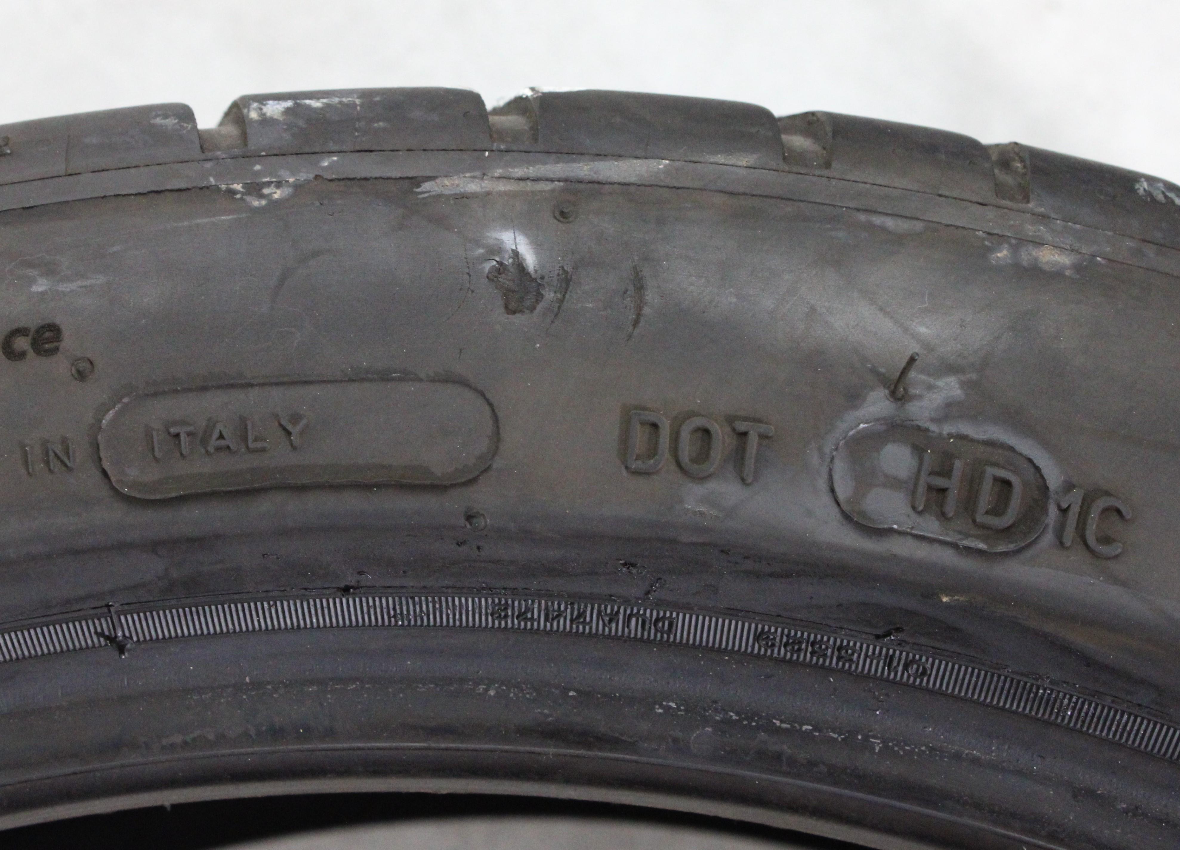 1 x 245/40R19 101Y neumático de verano Michelin Pilot Sport 4 * 4,5-5mm 2022 XL
