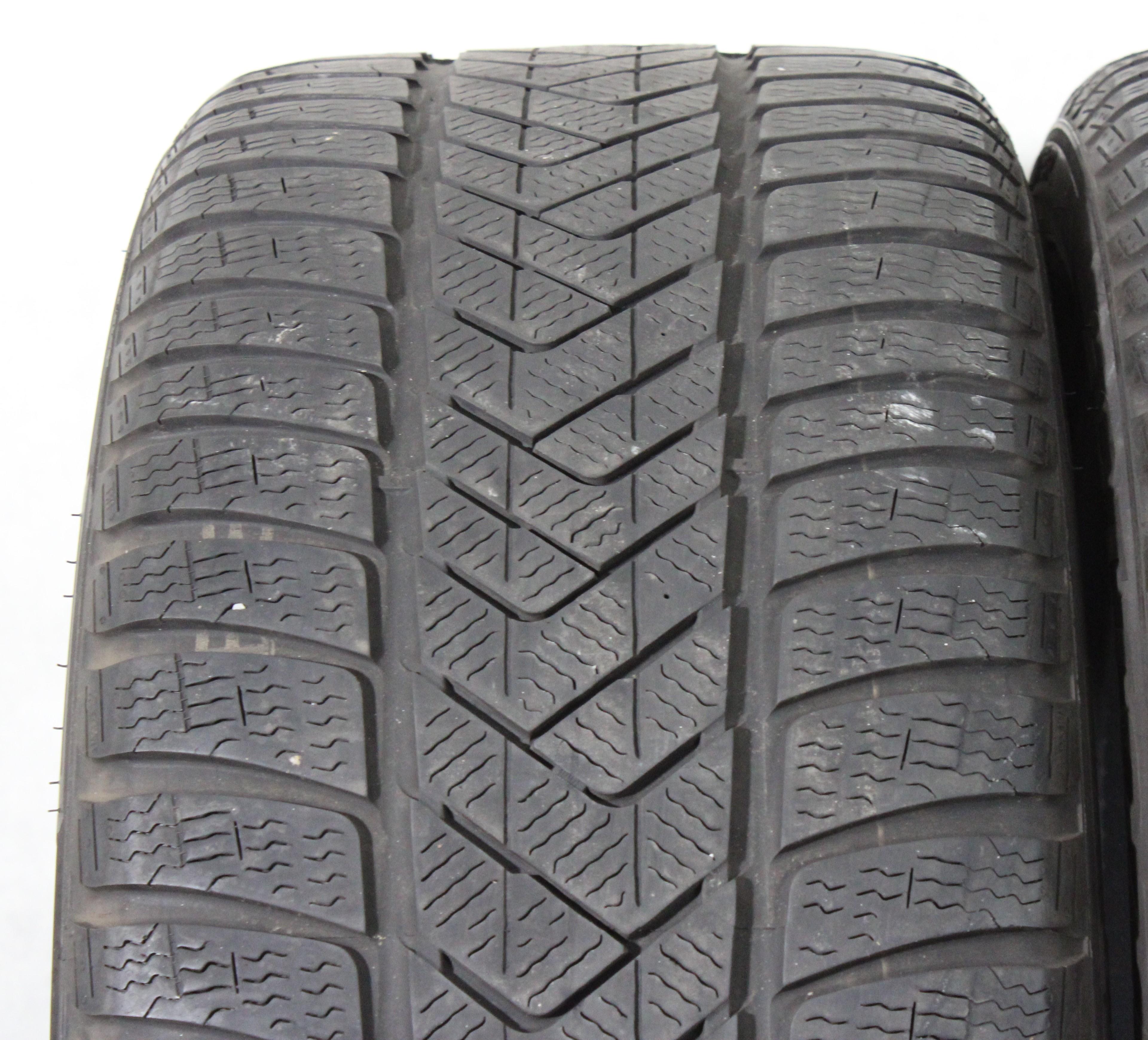 2 x 255/40R18 99V Winterreifen Pirelli Sottozero 3 Runflat 1x4-4,5mm/1x4,5-5mm 2018 *