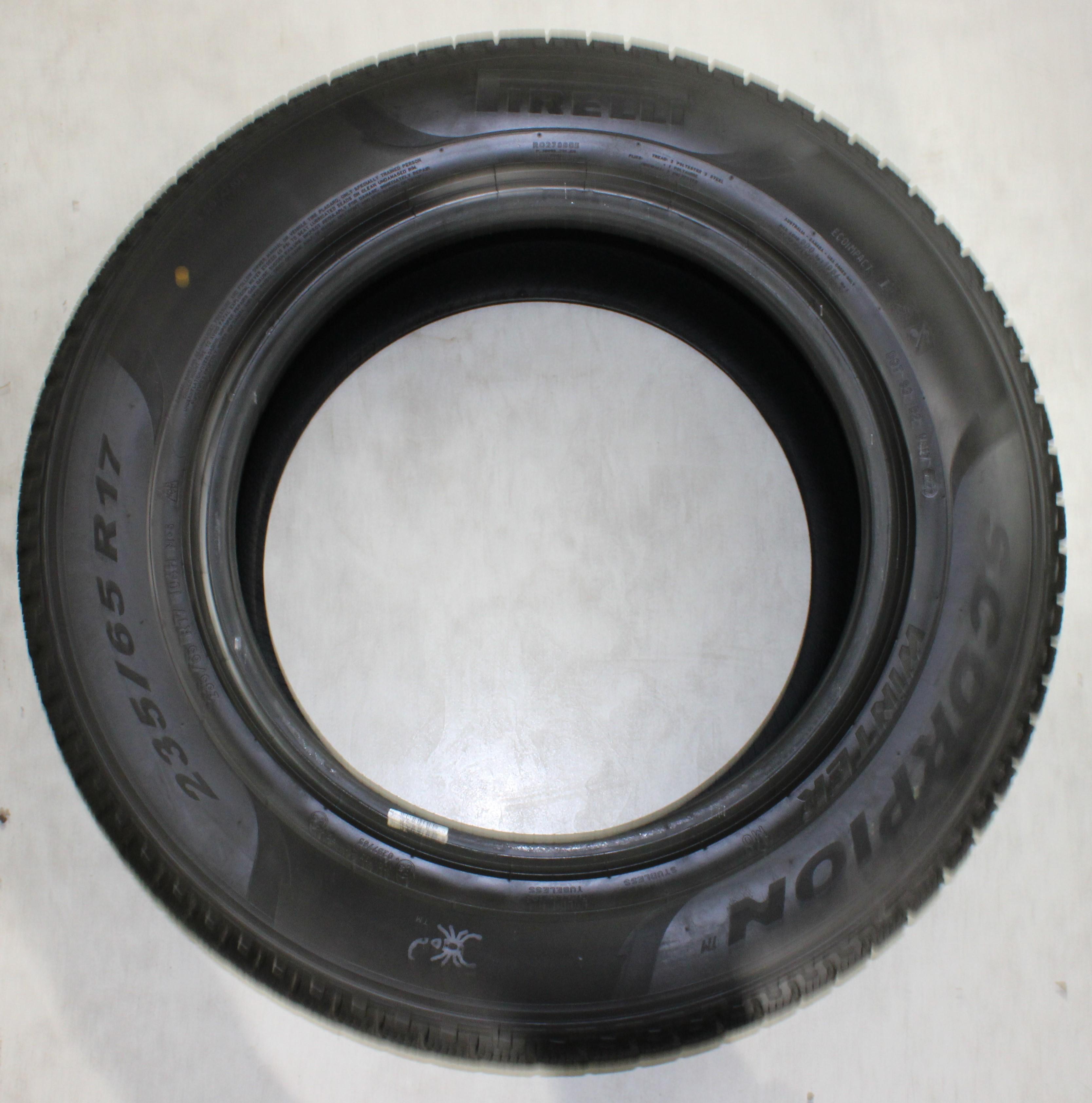 2 neumáticos de invierno Pirelli Scorpion Winter 235/65R17 104H, 4,5-5 mm, 2022 MO