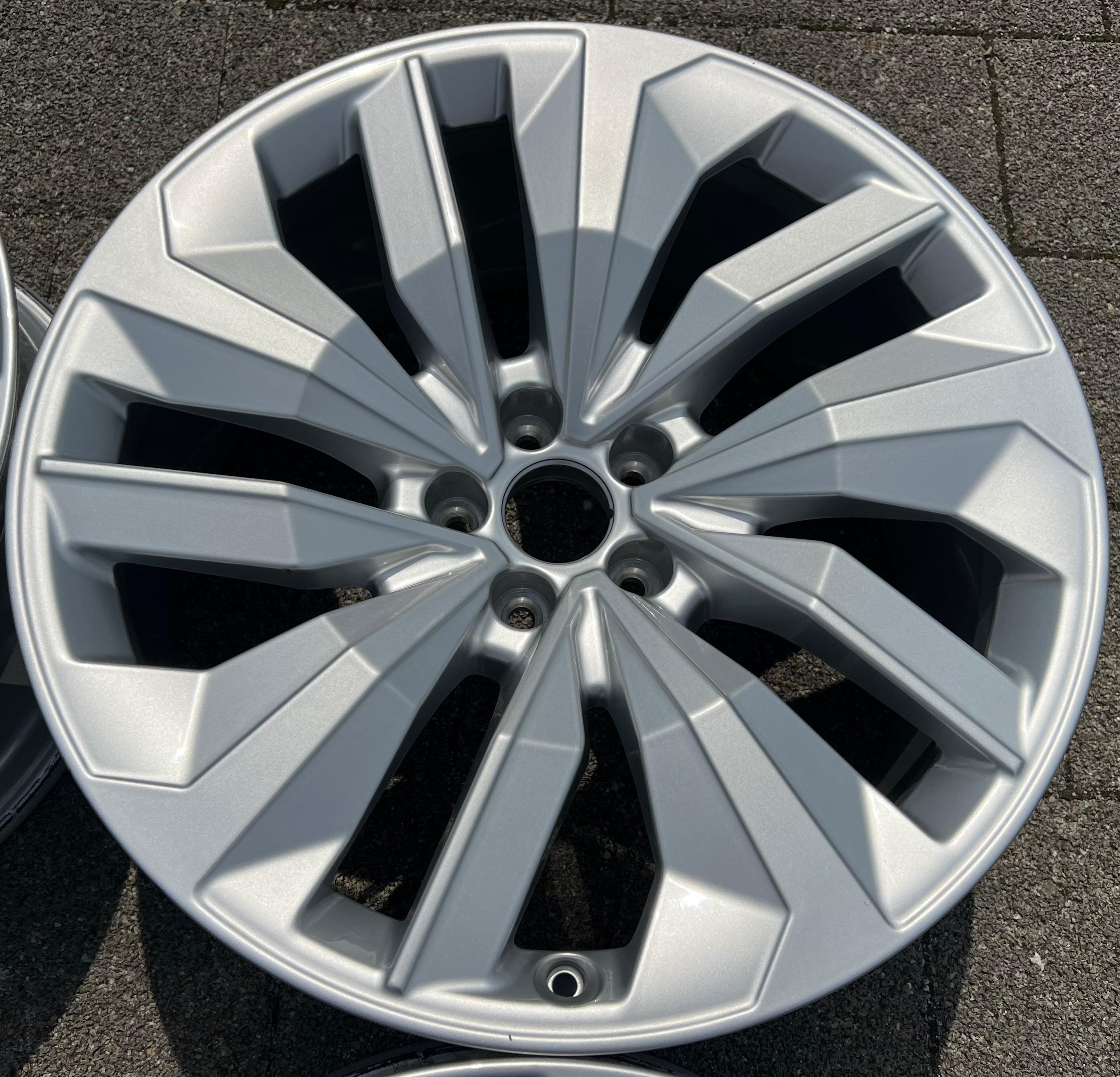 4 ORIGINAL 20" ALUFELGEN AUDI Q8 SQ8 E-TRON 4M 4KE601025N 9Jx20 ET20