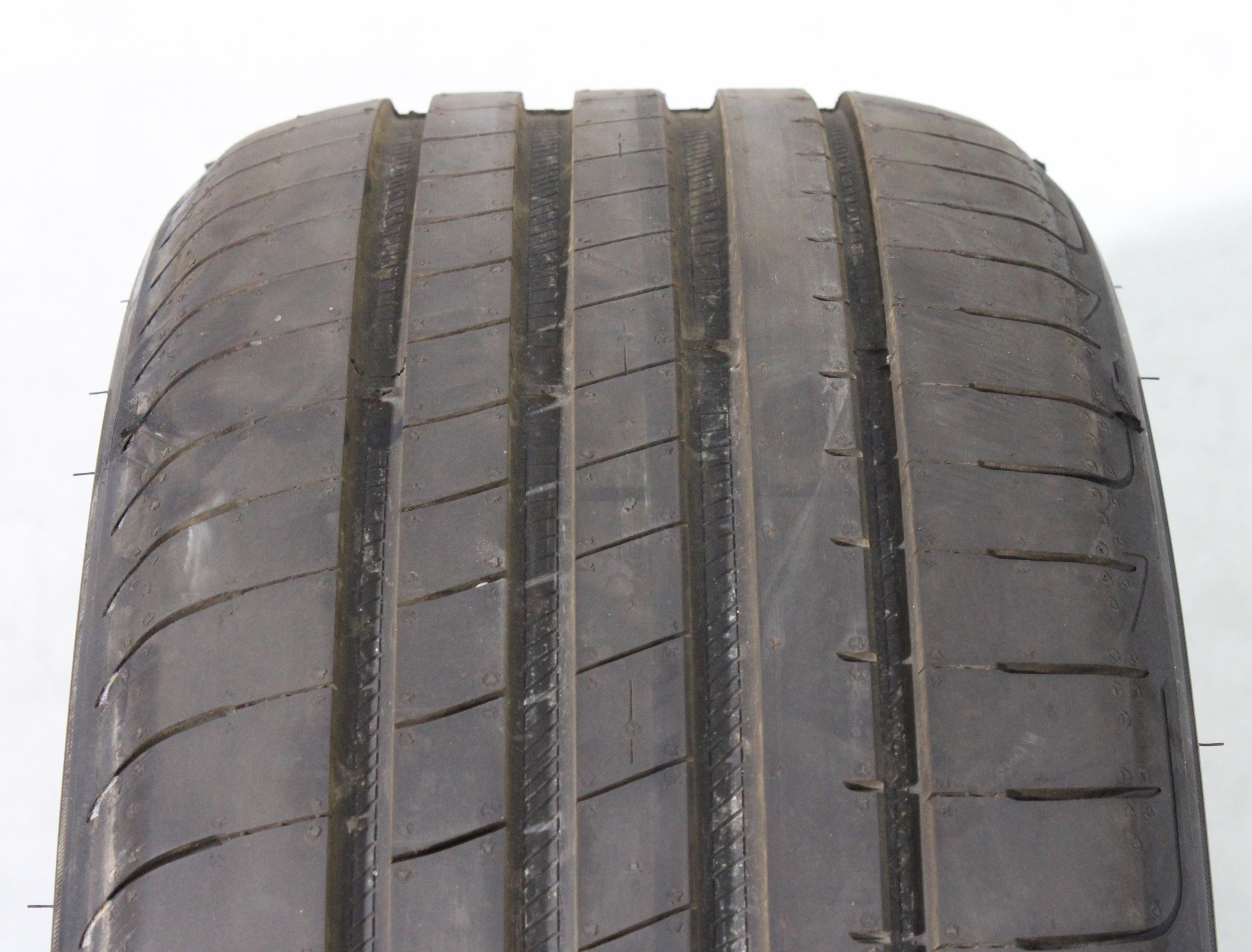 1 x 245/40R19 98Y Sommerreifen Goodyear Eagle F1 Asymmetric 3 * Volles Profil 2025 XL