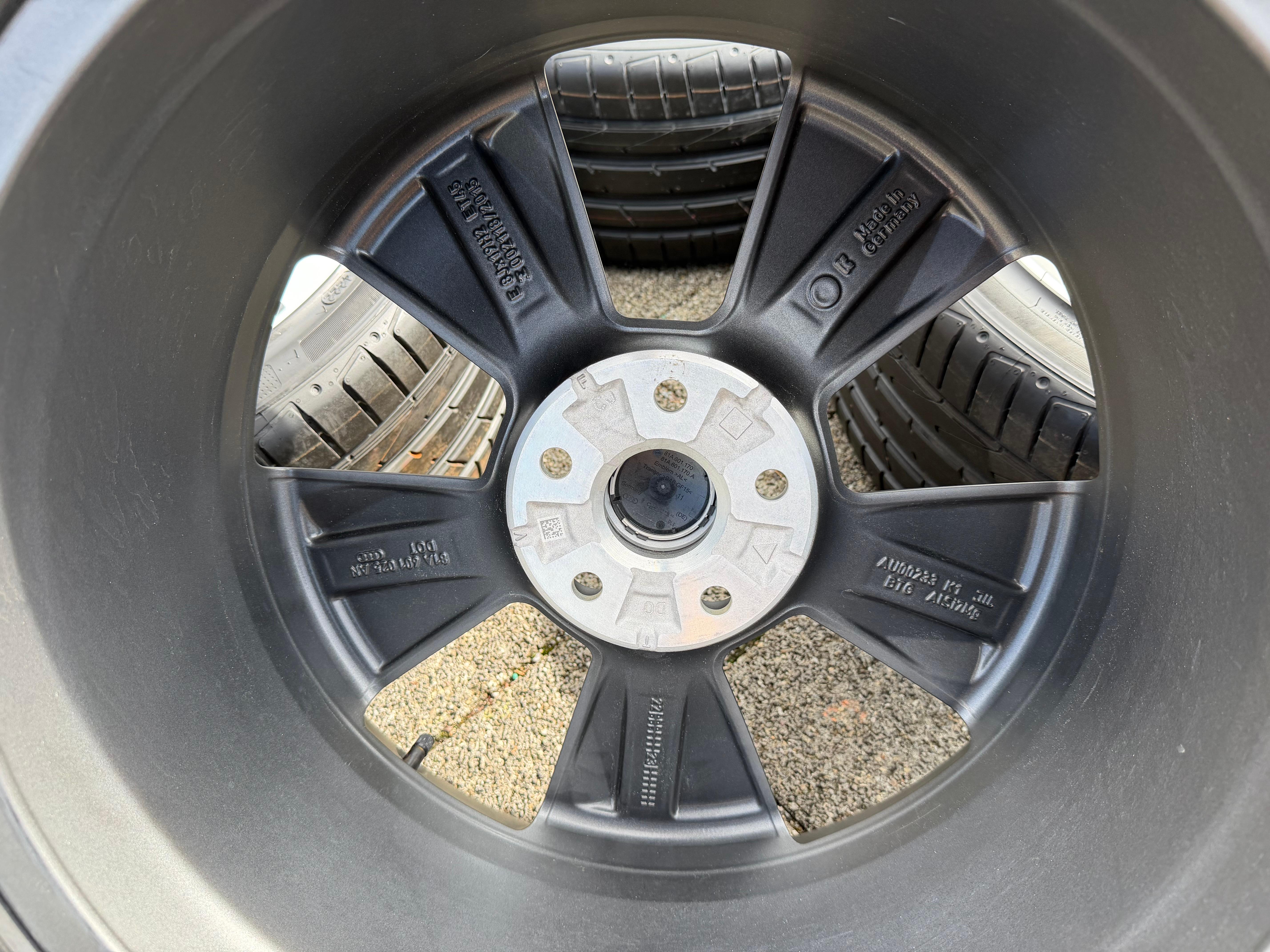4 originele 19" lichtmetalen zomerwielen Audi Q2 SQ2 81A601025AN 235/40R19 96Y Hankook