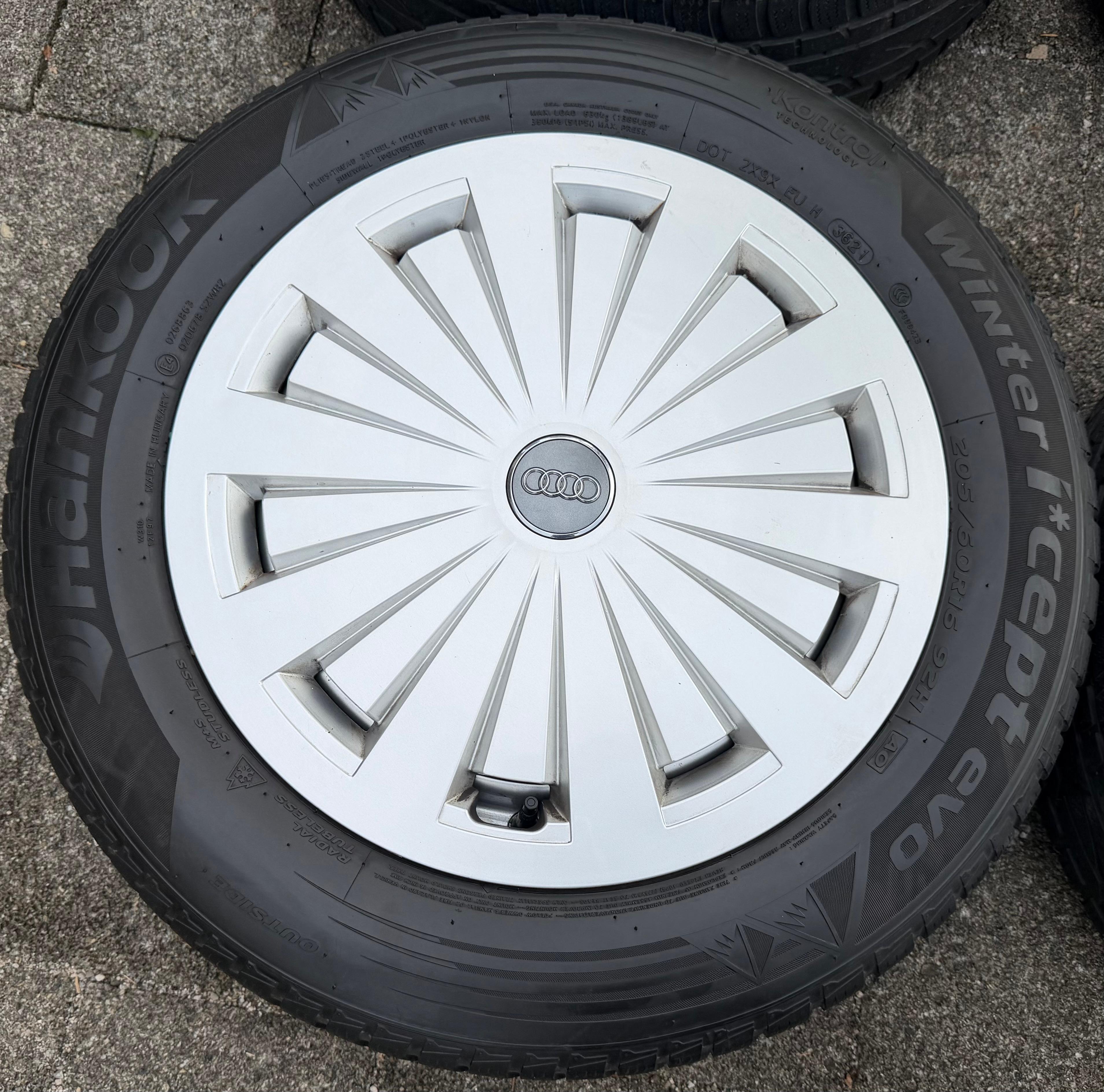 4 cerchi in lega originali da 16" per Audi A4 8W B9 8W0601025 7x16 ET35