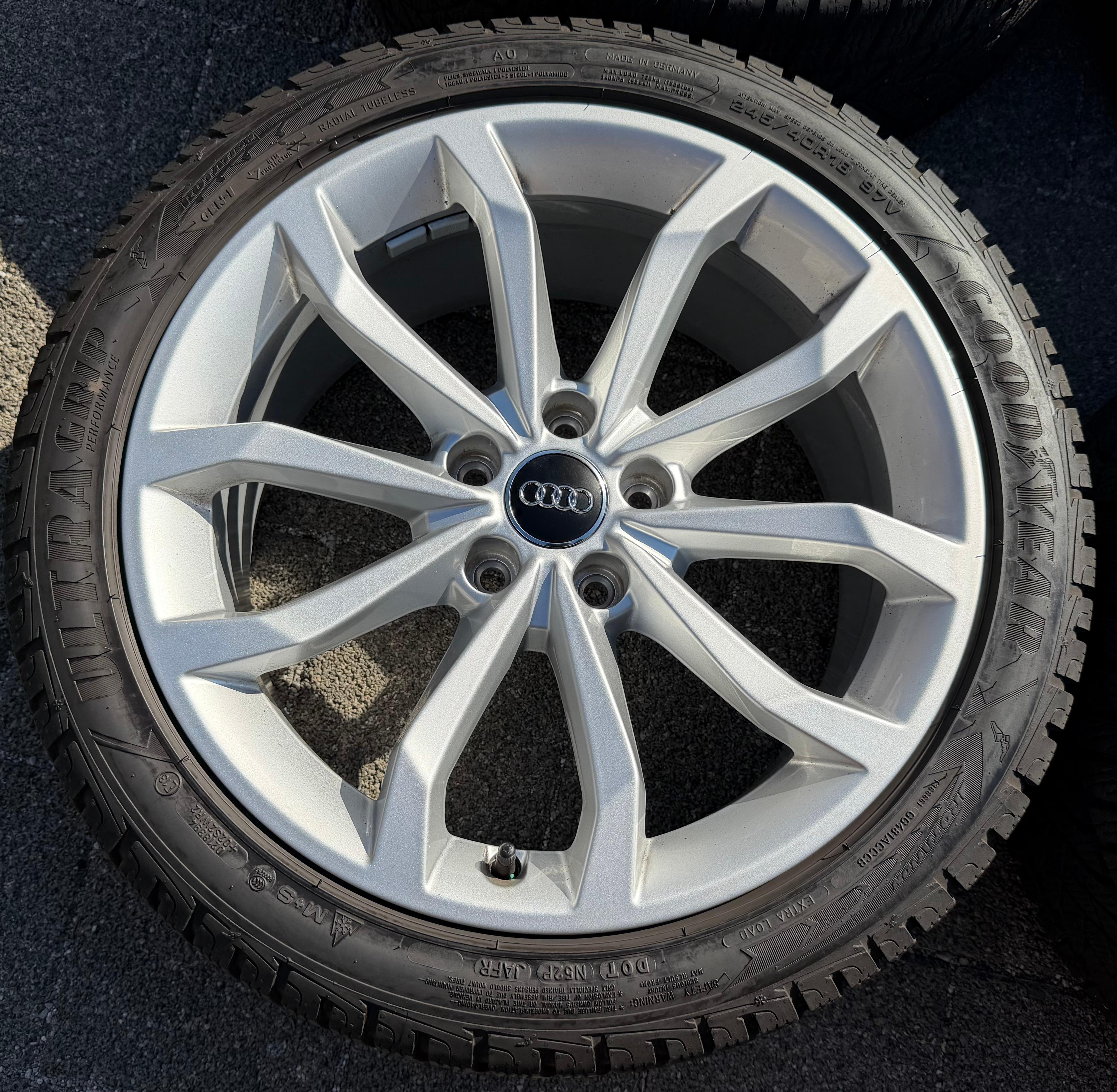 4 Original 18" Alu Winterräder Audi A4 S4 8W B9 8W0601025HM 245/40R18 97V 2023