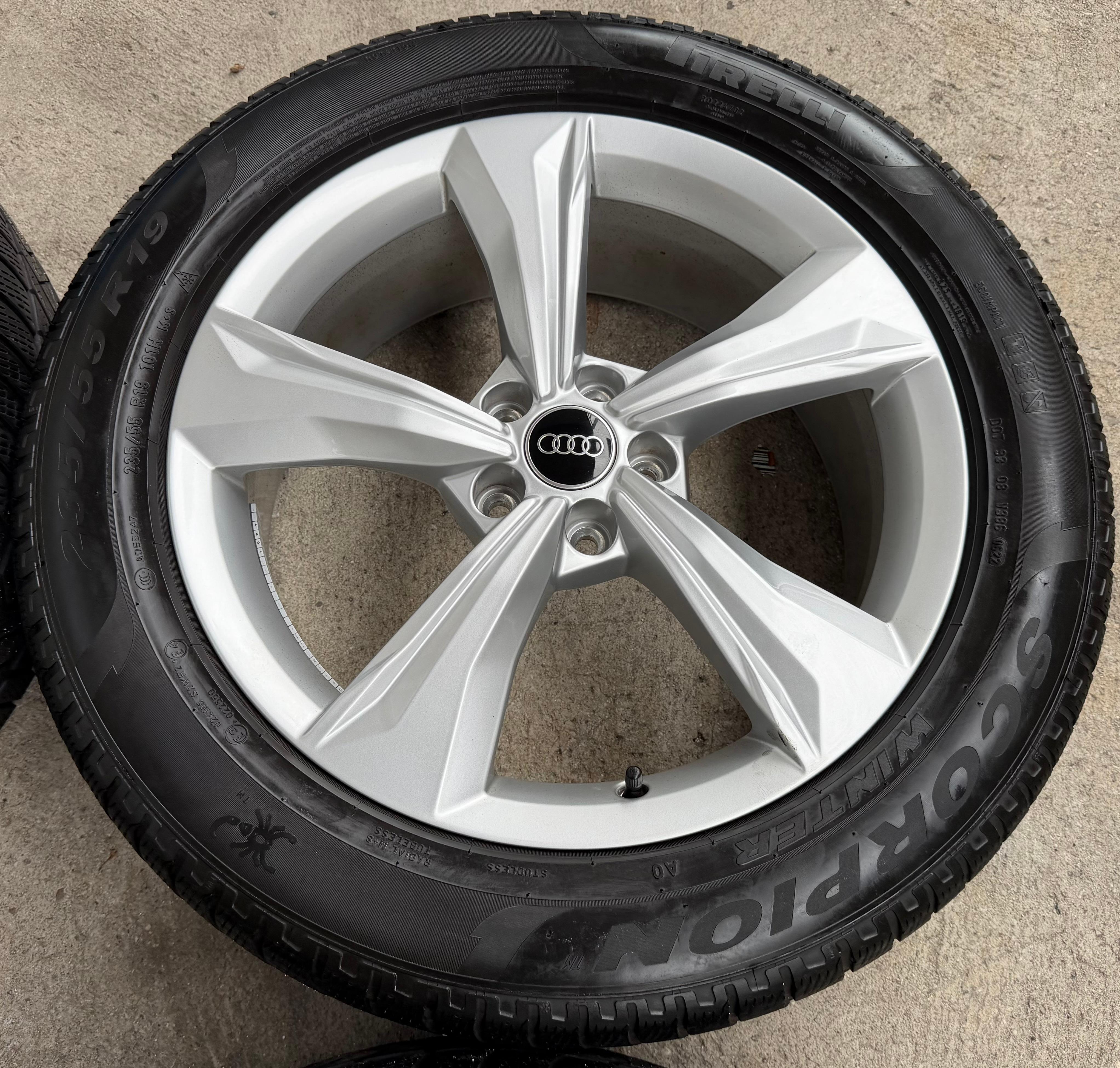 4 Original 19" Alu Winterräder Audi Q5 SQ5 FY 80A601025K 235/55R19 101H Pirelli
