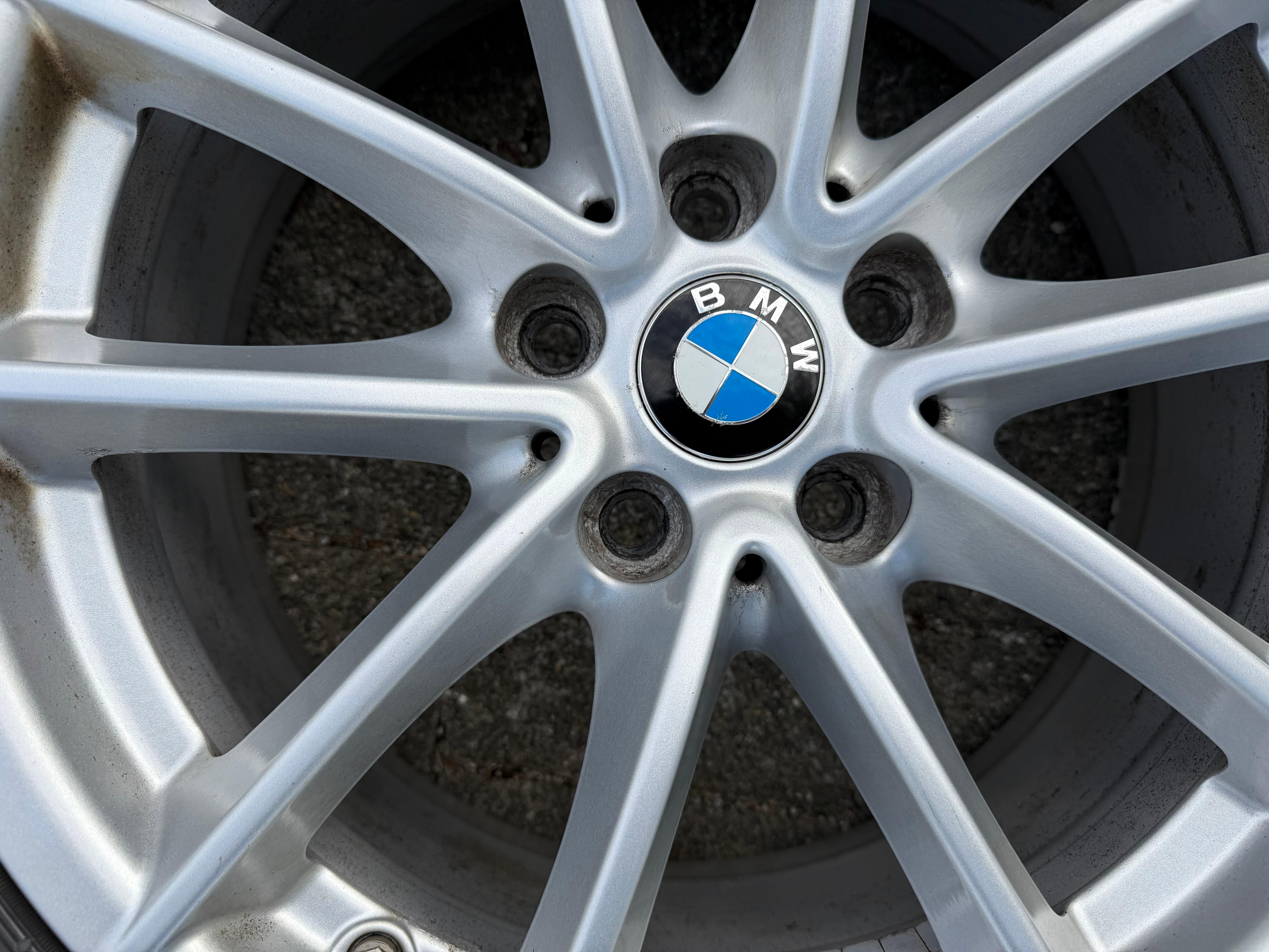 4 roues hiver en alliage d’origine 17" BMW Série 5 G30 G31 225/55R17 97H Continental avec RDKS