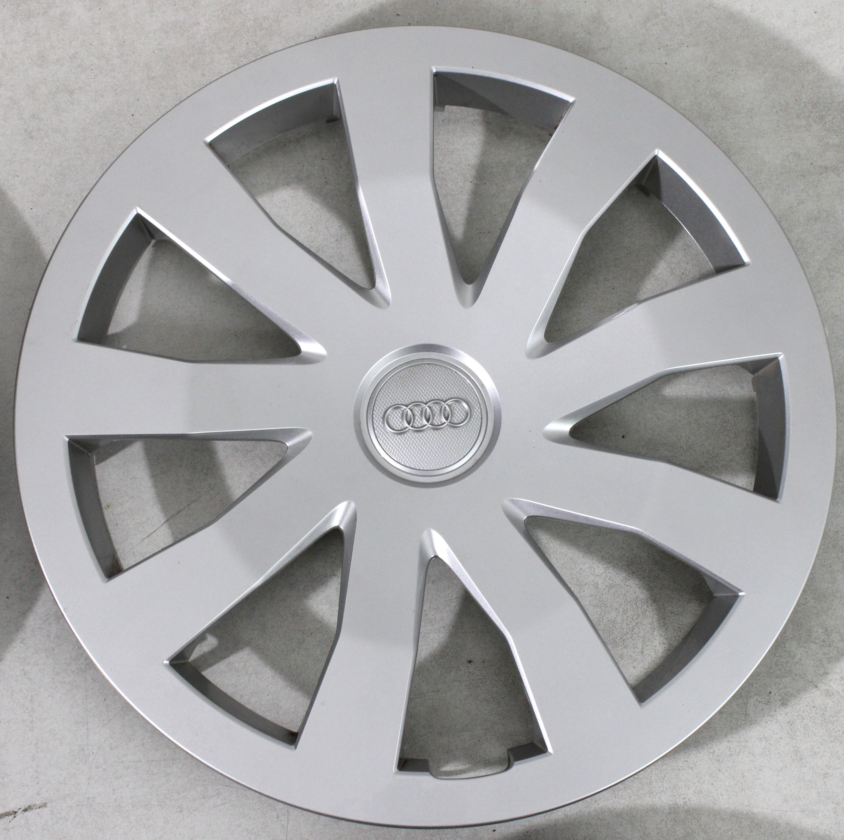 4 TAPACUBOS ORIGINALES DE 15" AUDI A1 GB 82A601147 15 PULGADAS
