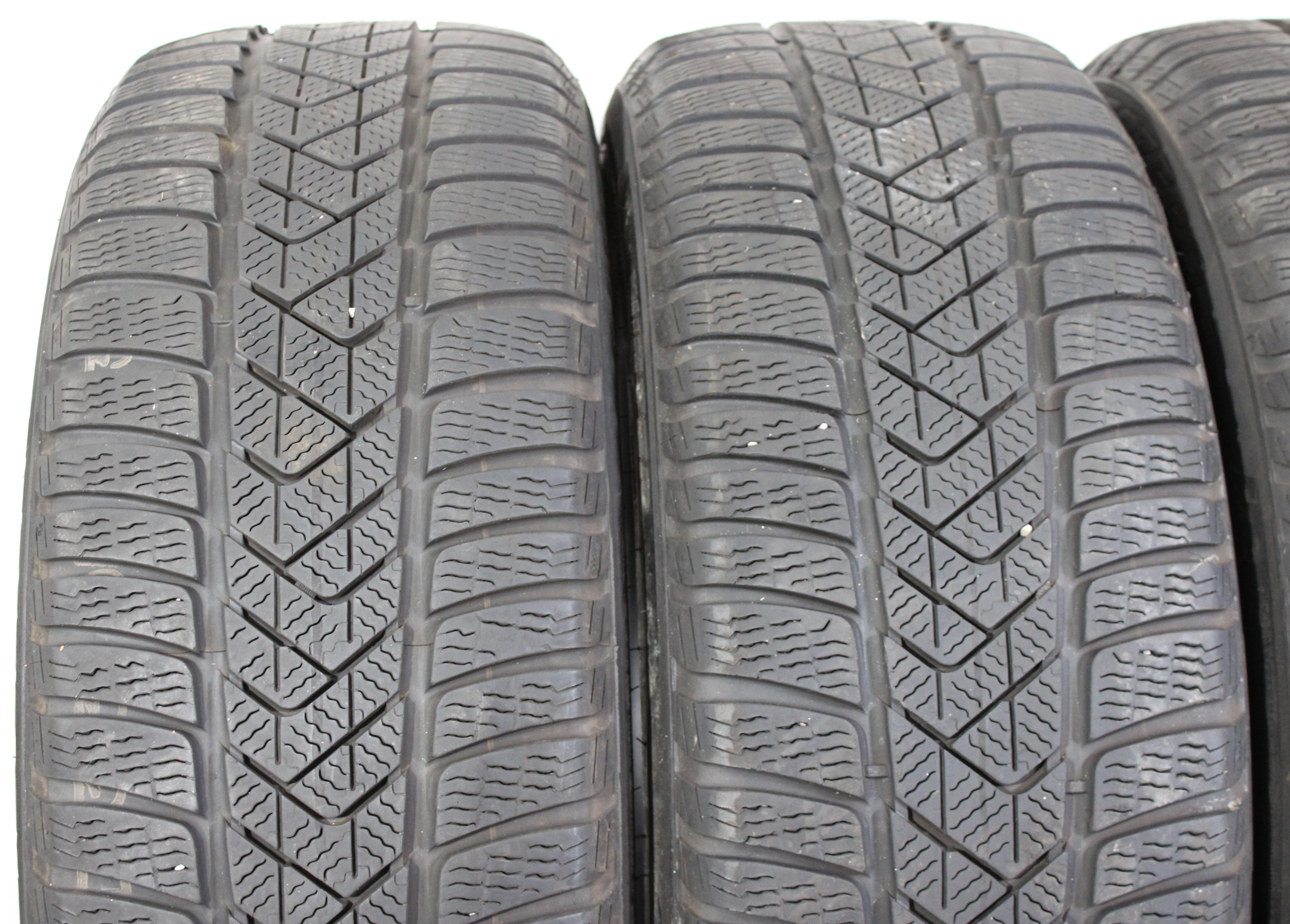 4 x 225/45R19 96V winterbanden Pirelli Sottozero 3 Runflat 6-6,5mm 1x2019/3x2020 *