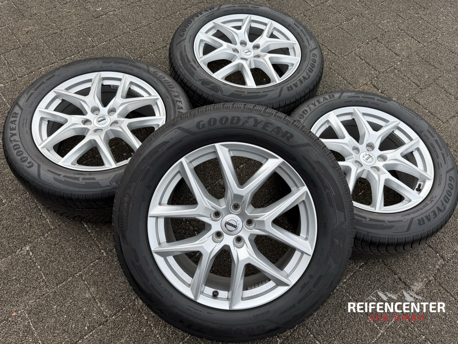 4 ruedas de invierno de aleación originales de 18" para Volvo XC60 II 31423851 235/60R18 107H Goodyear 2025