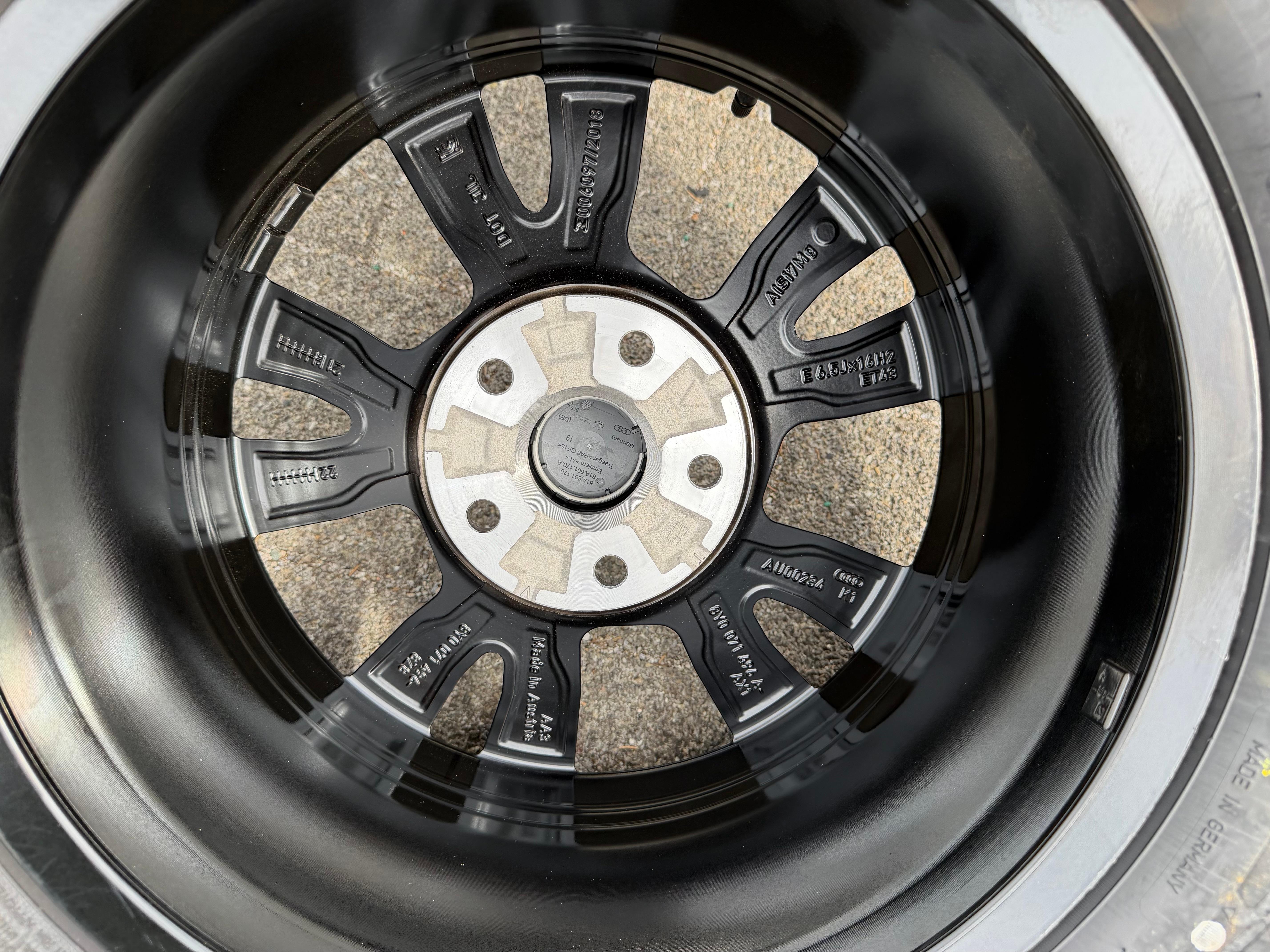 1 cerchio in lega originale da 16" per Audi A3, anno 8, codice 8Y0071496A, 6,5x16, ET43, argento