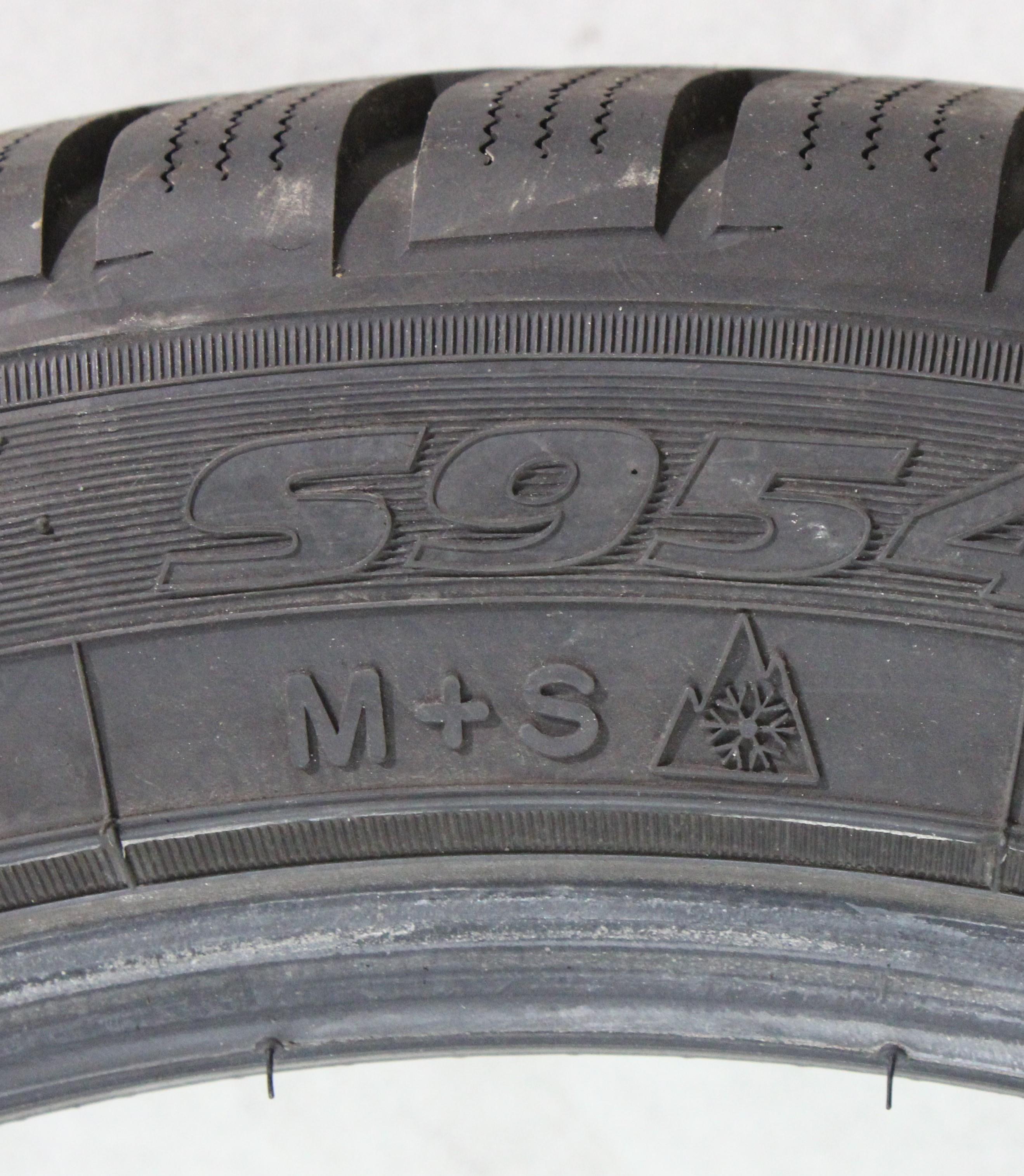 4 x 225/45R18 95V Winterreifen Toyo SnowProx S954 7,5-8mm 2018