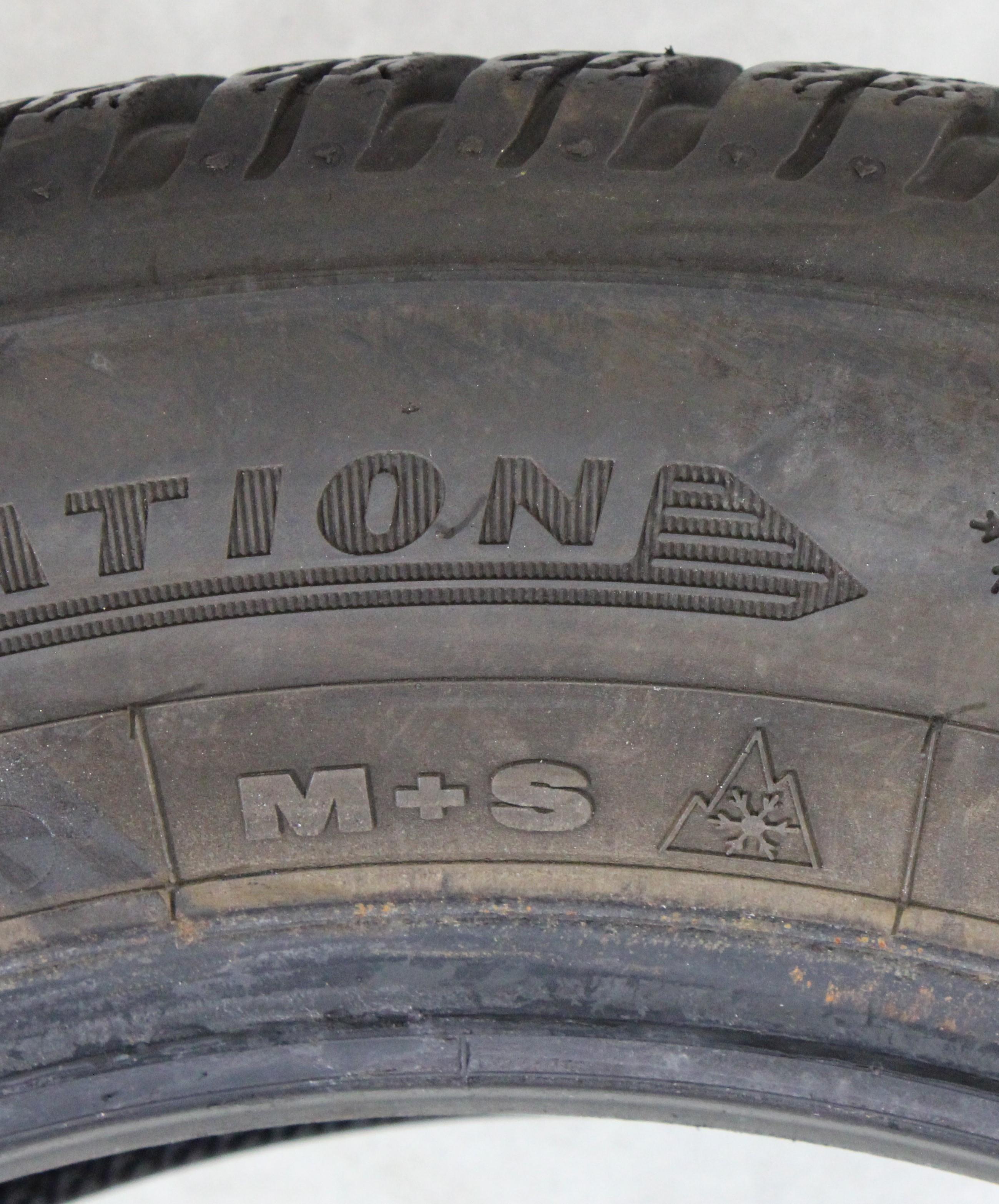 4 x 175/65R15 84T Winterreifen Dunlop Winter Response-2  5,5-6mm 2015