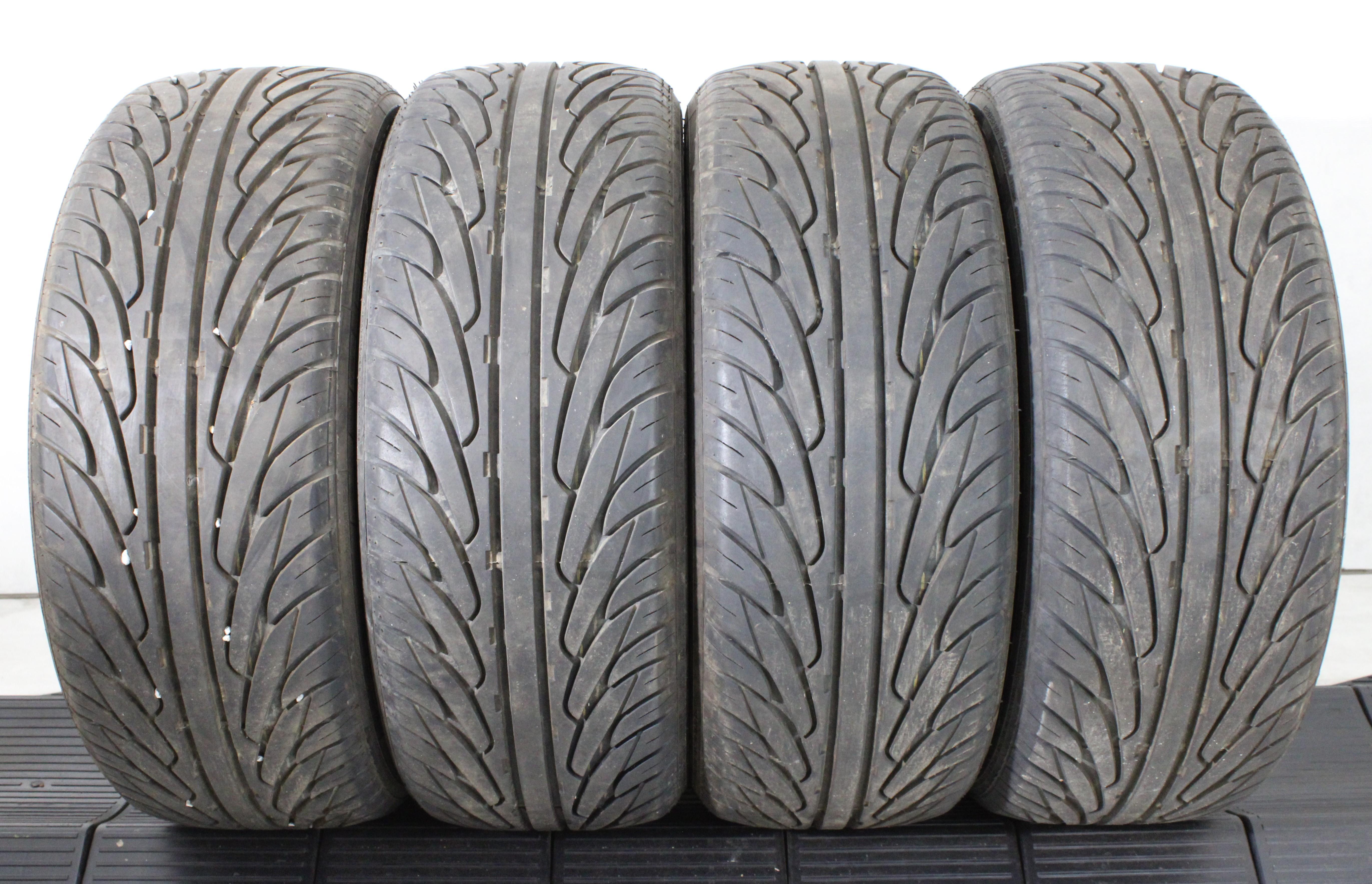 4 x 225/45R18 91W Sommerreifen Starperformer TNG UHP in der Mitte 7-7,5mm und auf den Schultern 6-6,5mm. 2019