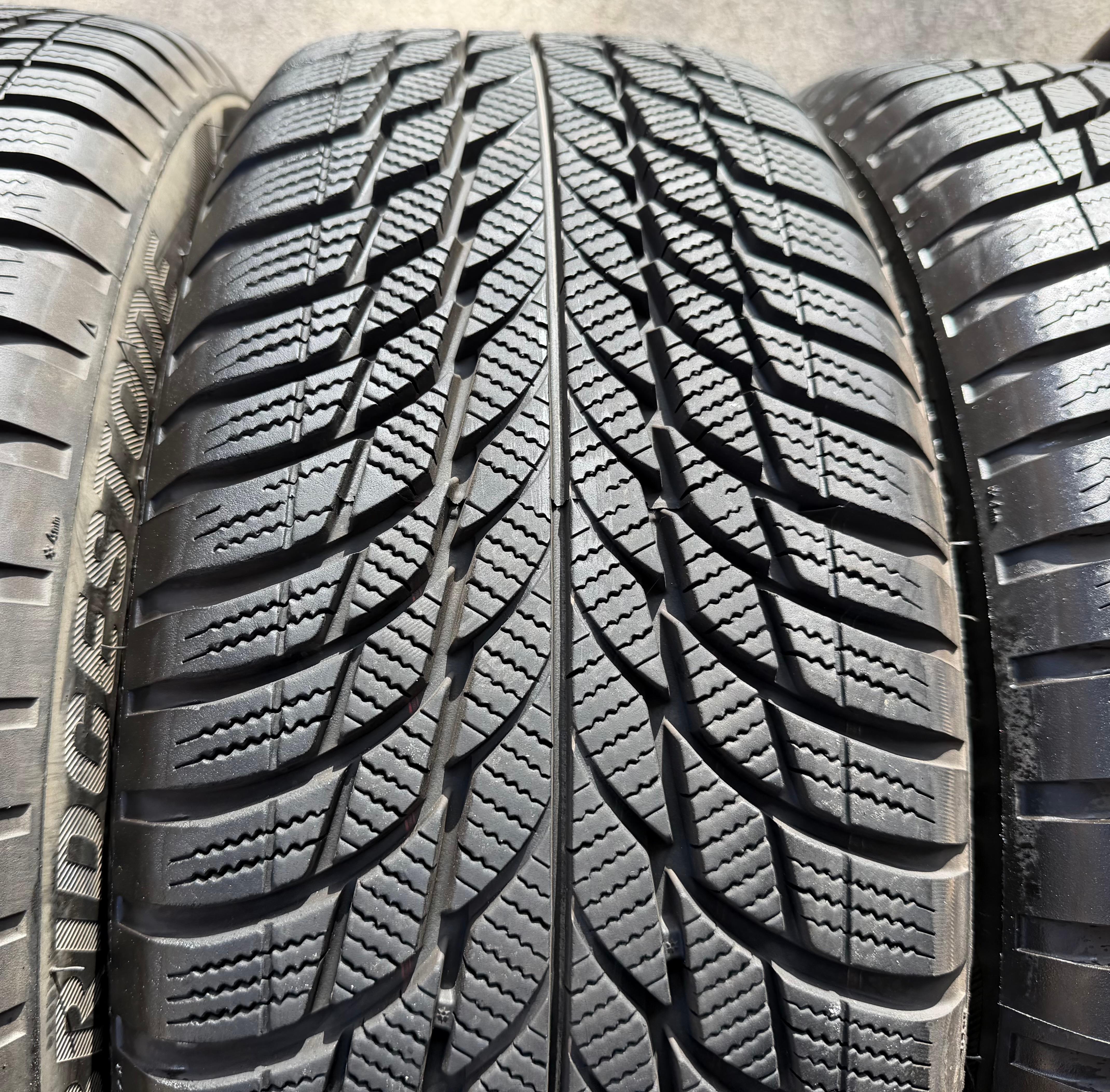4 ruedas de invierno de aleación originales Audi A1 GB 82A601025C 195/55R16 91V Bridgestone 2024