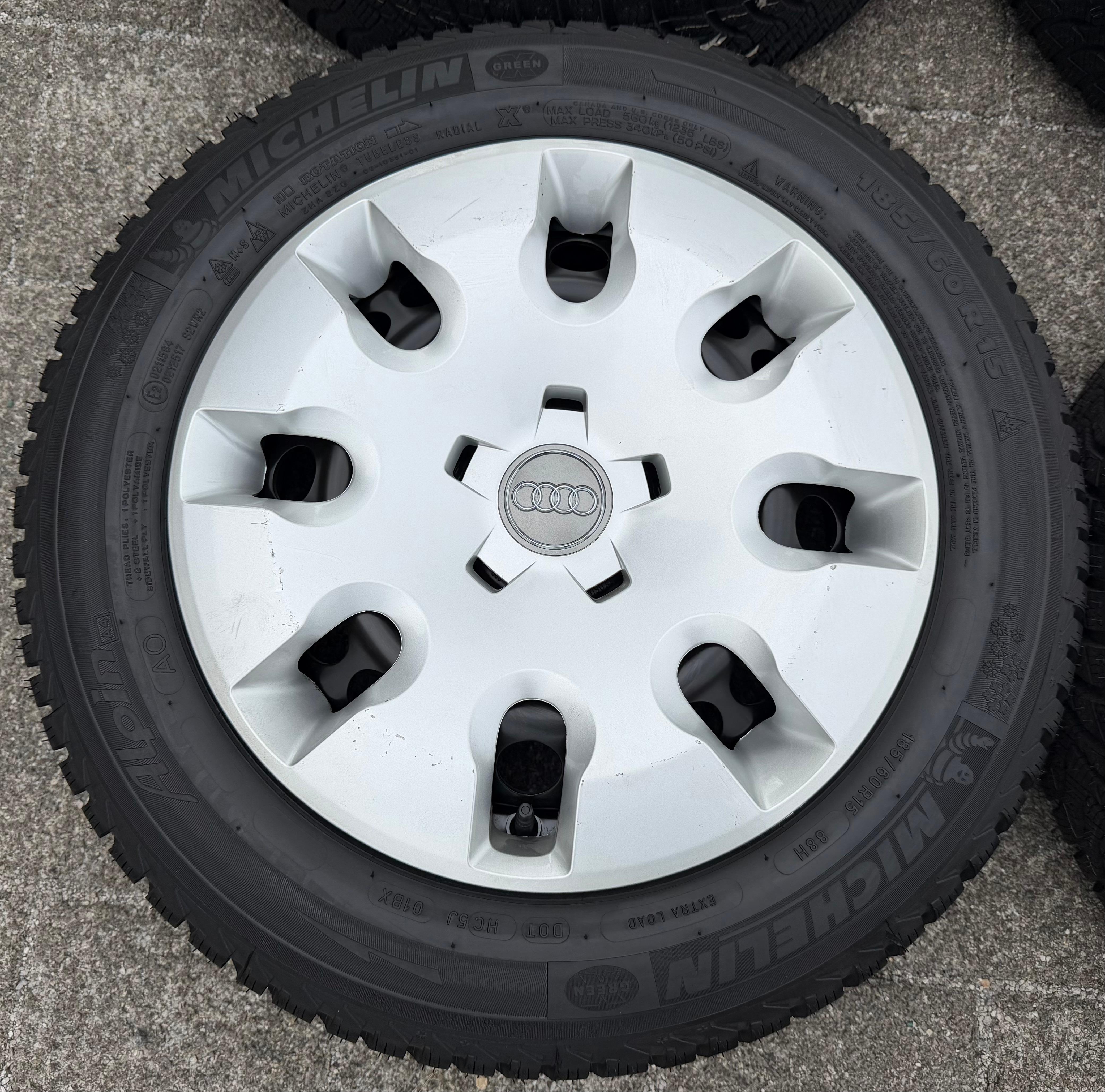 4 Winterräder Audi A1 8X 8X0601027C 185/60R15 88H Michelin Winterreifen