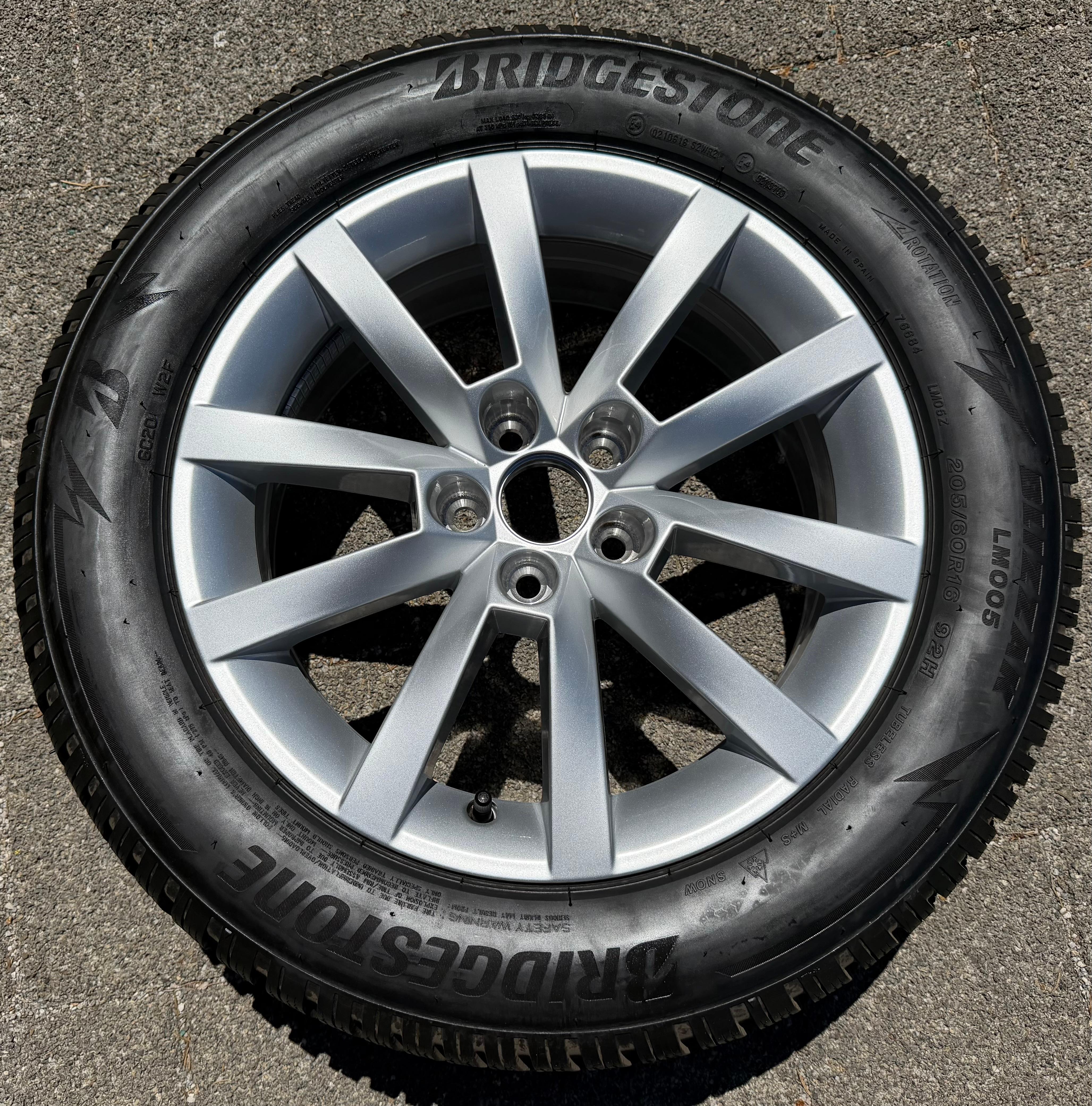 1 X ORIGINAL 16" ALUFELGE SKODA KAMIQ SCALA 6x16 ET38 657601025 NEU