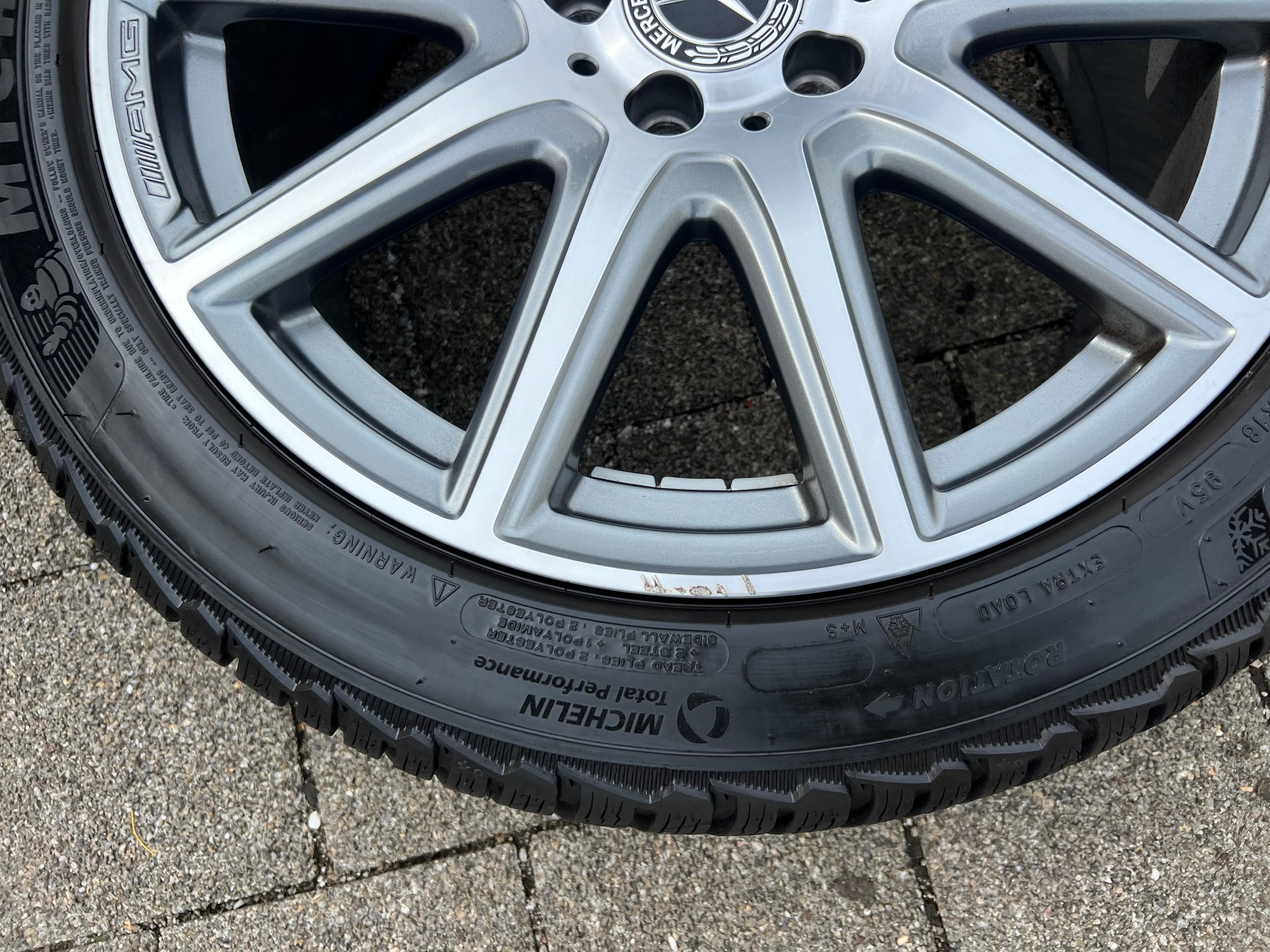 4 CERCHI INVERNALI ORIGINALI IN ALLUMINIO DA 18" MERCEDES CLASSE A F2A 177 CLASSE B F2B W247 CLA W118 A1774010600